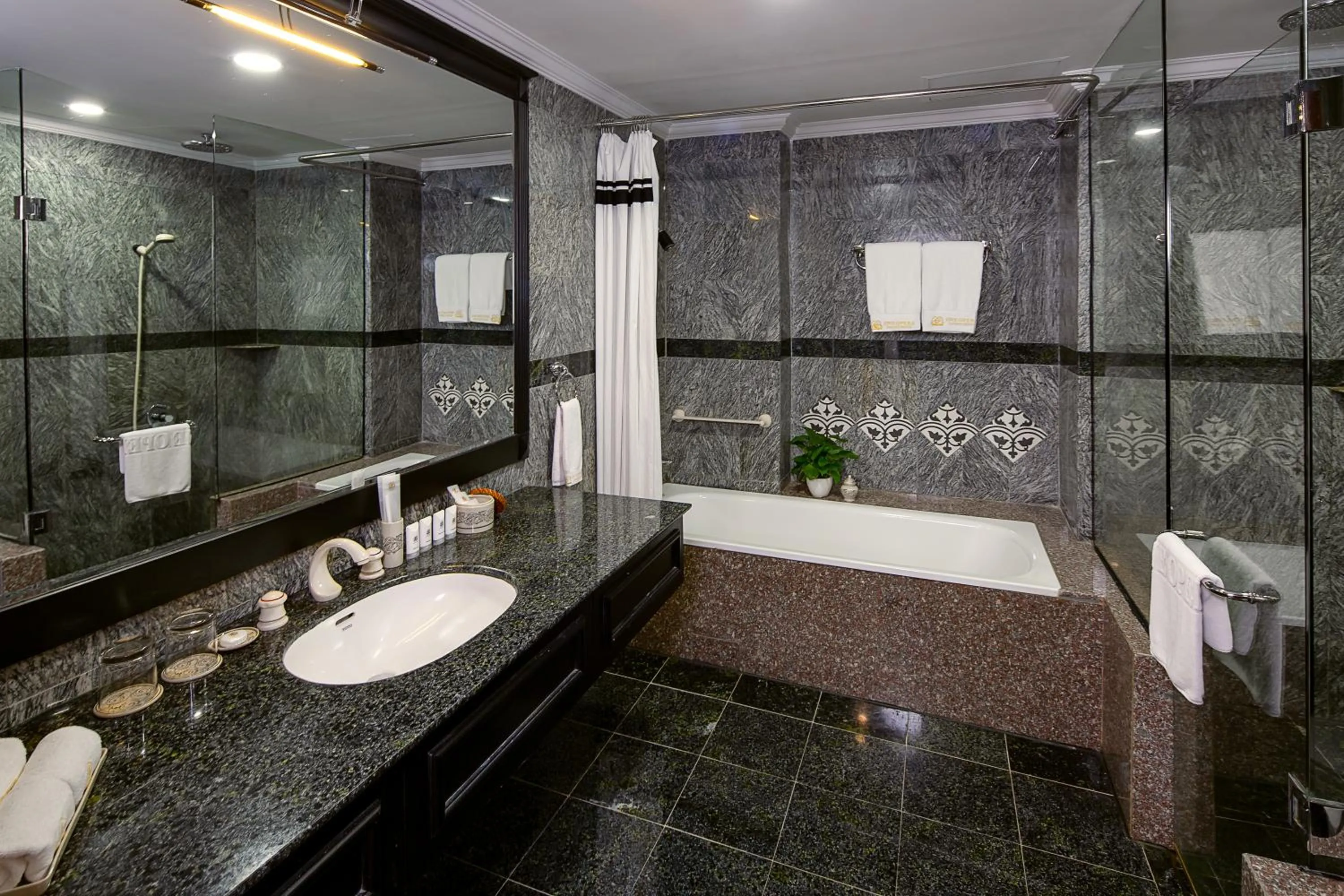 Shower in Muong Thanh Luxury Song Han Hotel