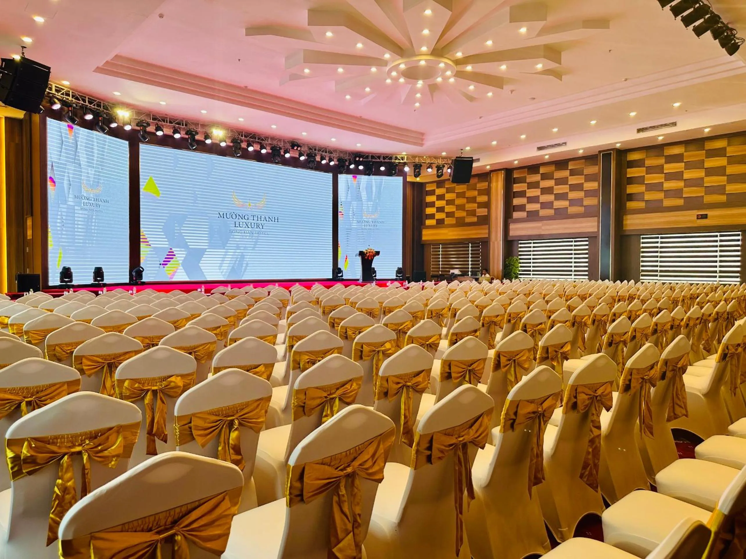 Banquet/Function facilities in Muong Thanh Luxury Song Han Hotel