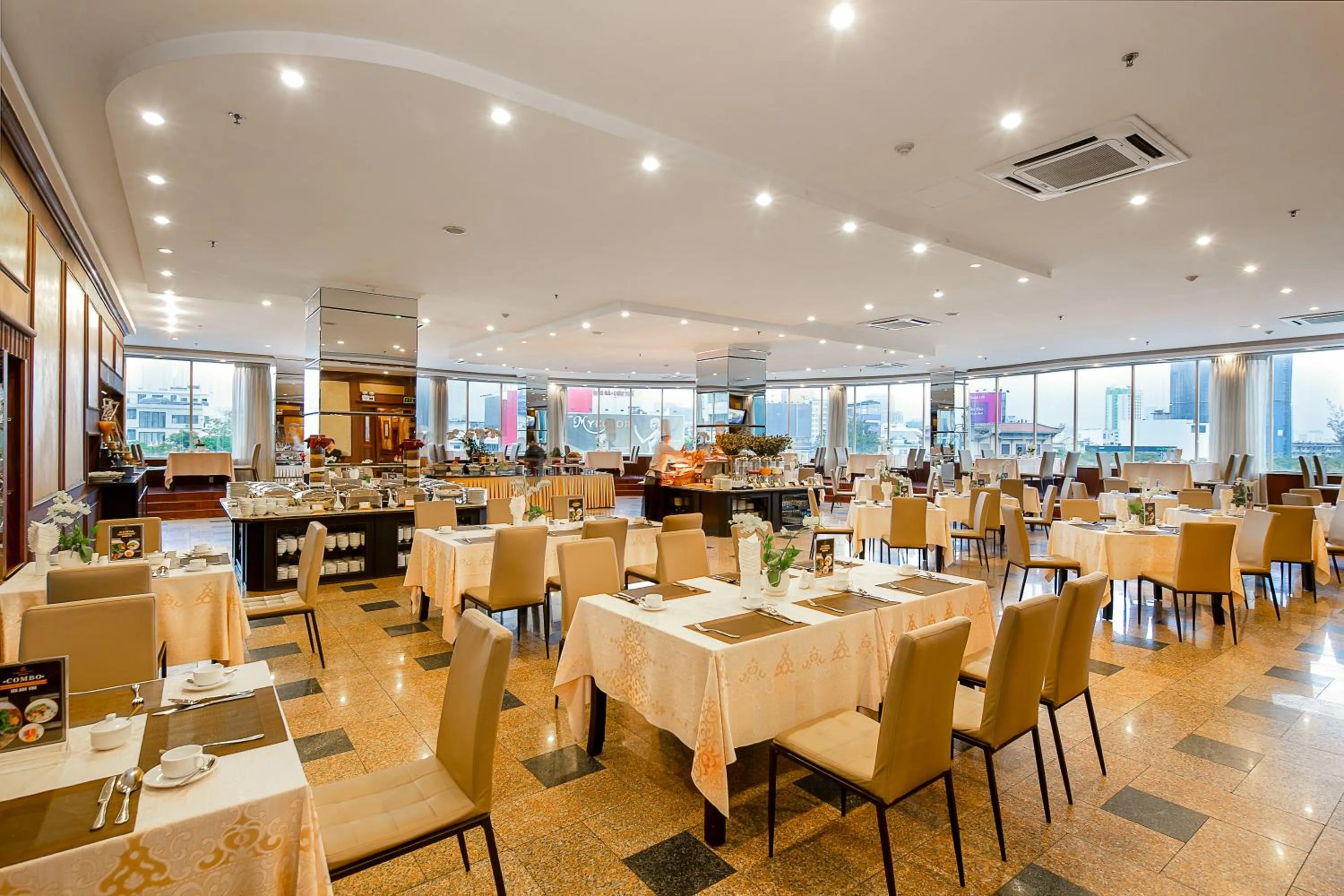 Restaurant/places to eat in Muong Thanh Luxury Song Han Hotel