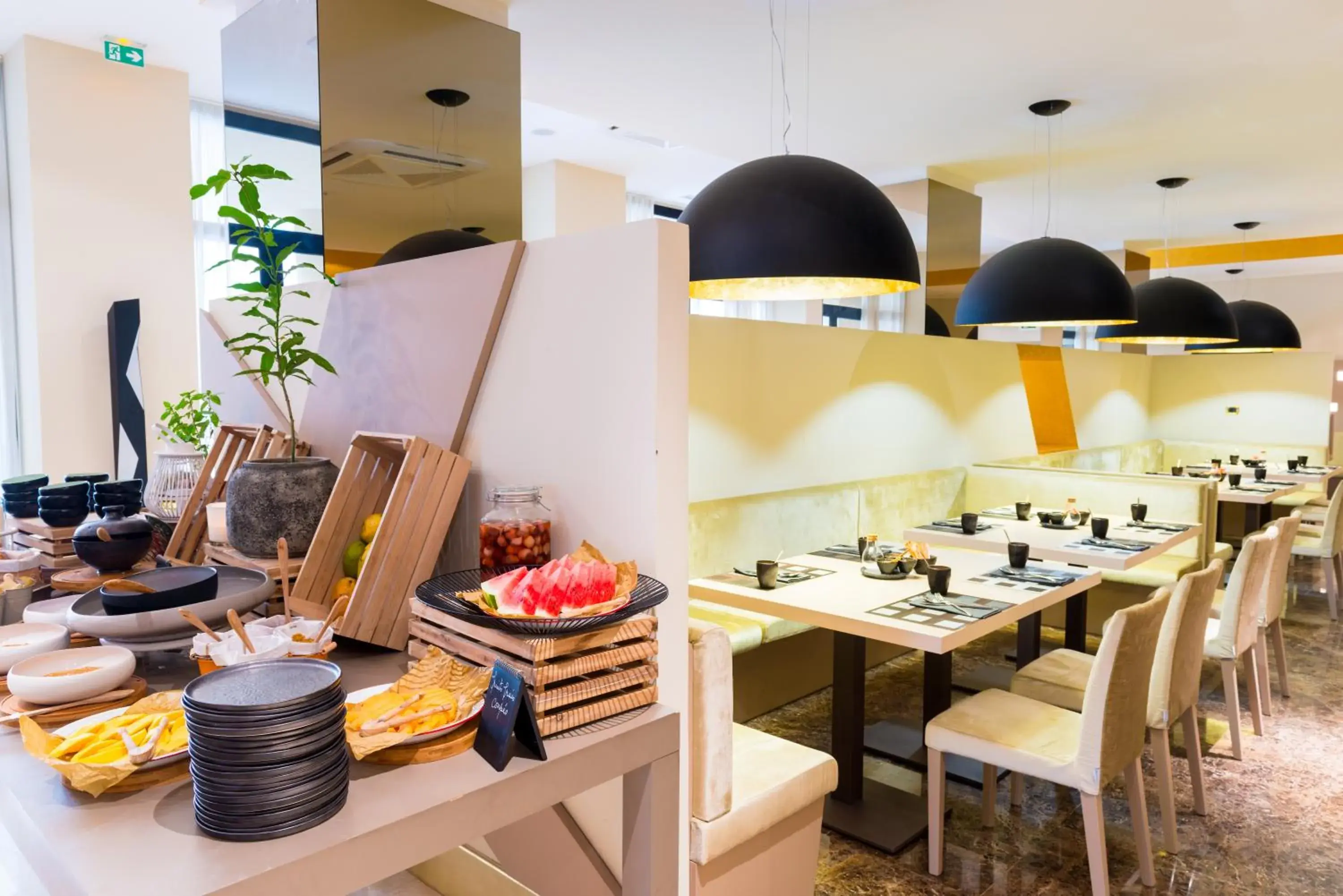 Restaurant/places to eat in Radisson Blu Hotel N'Djamena Restaurant/places to eat in Radisson Blu Hotel N'Djamena