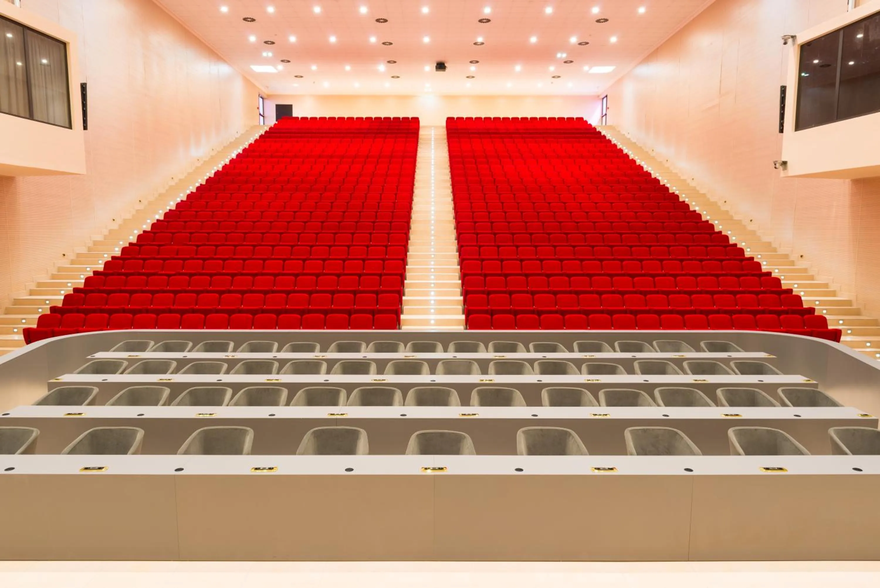 Meeting/conference room in Radisson Blu Hotel N'Djamena