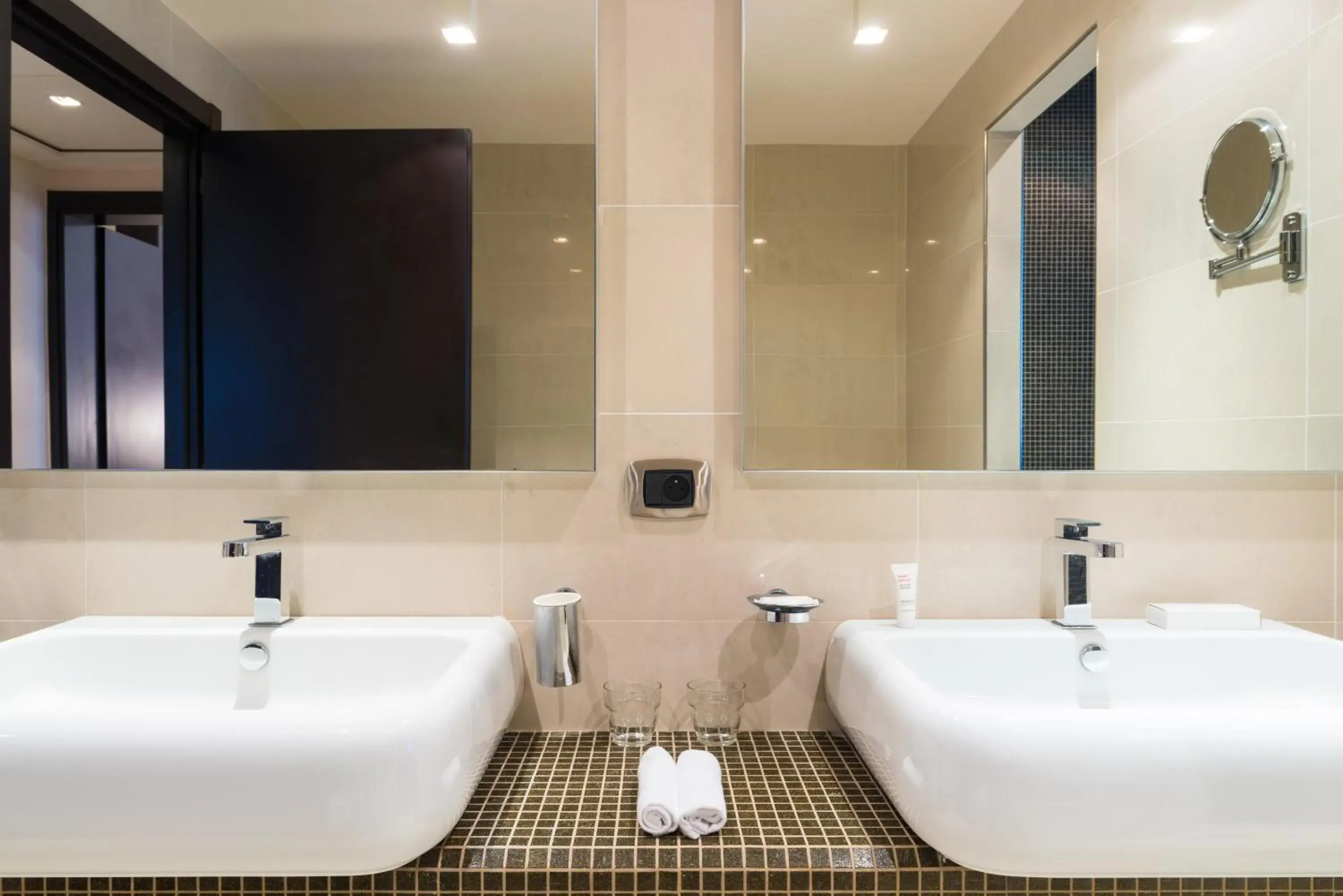 Bathroom in Radisson Blu Hotel N'Djamena Bathroom in Radisson Blu Hotel N'Djamena