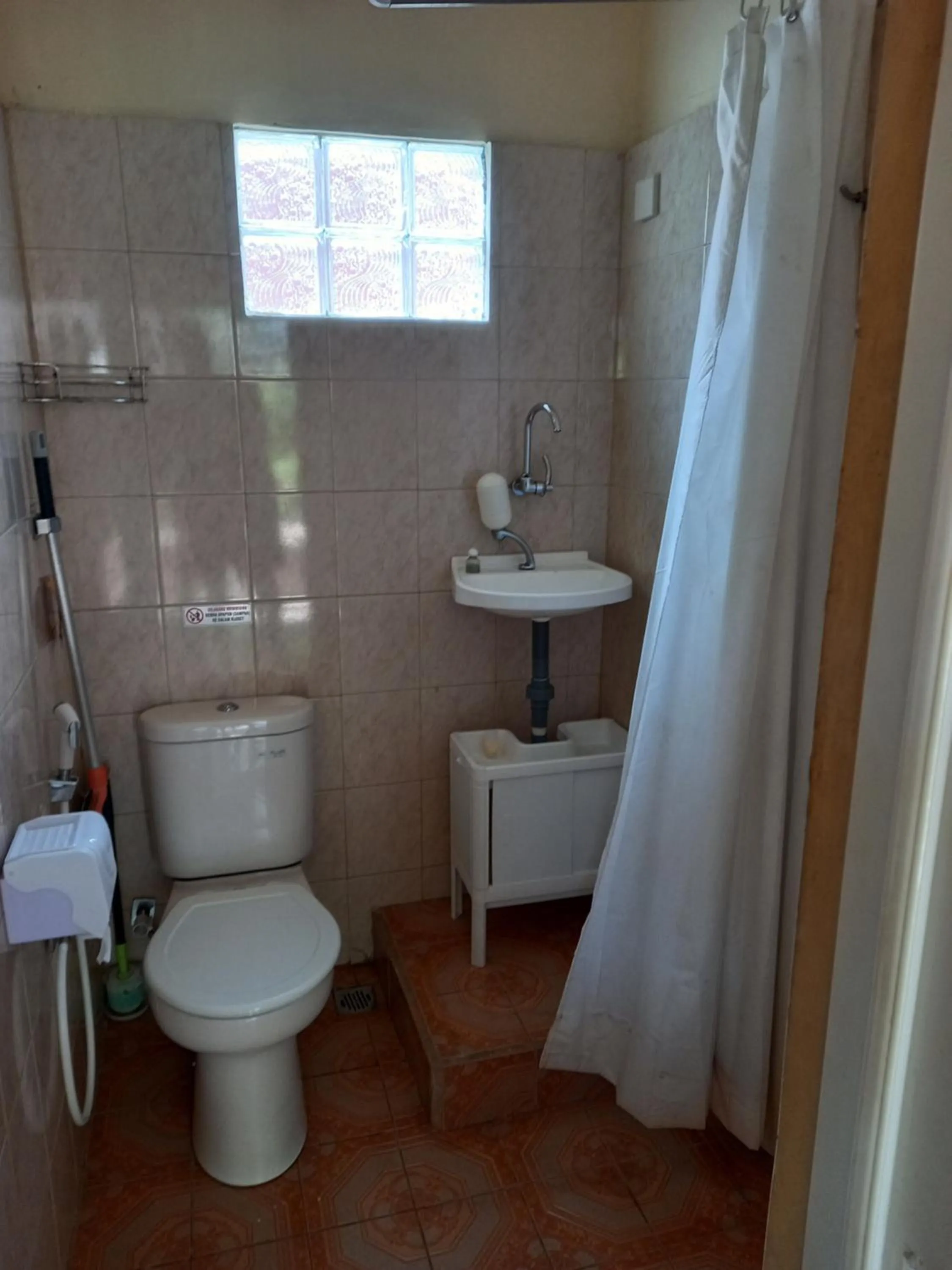 Bathroom in Arnel Bungalows