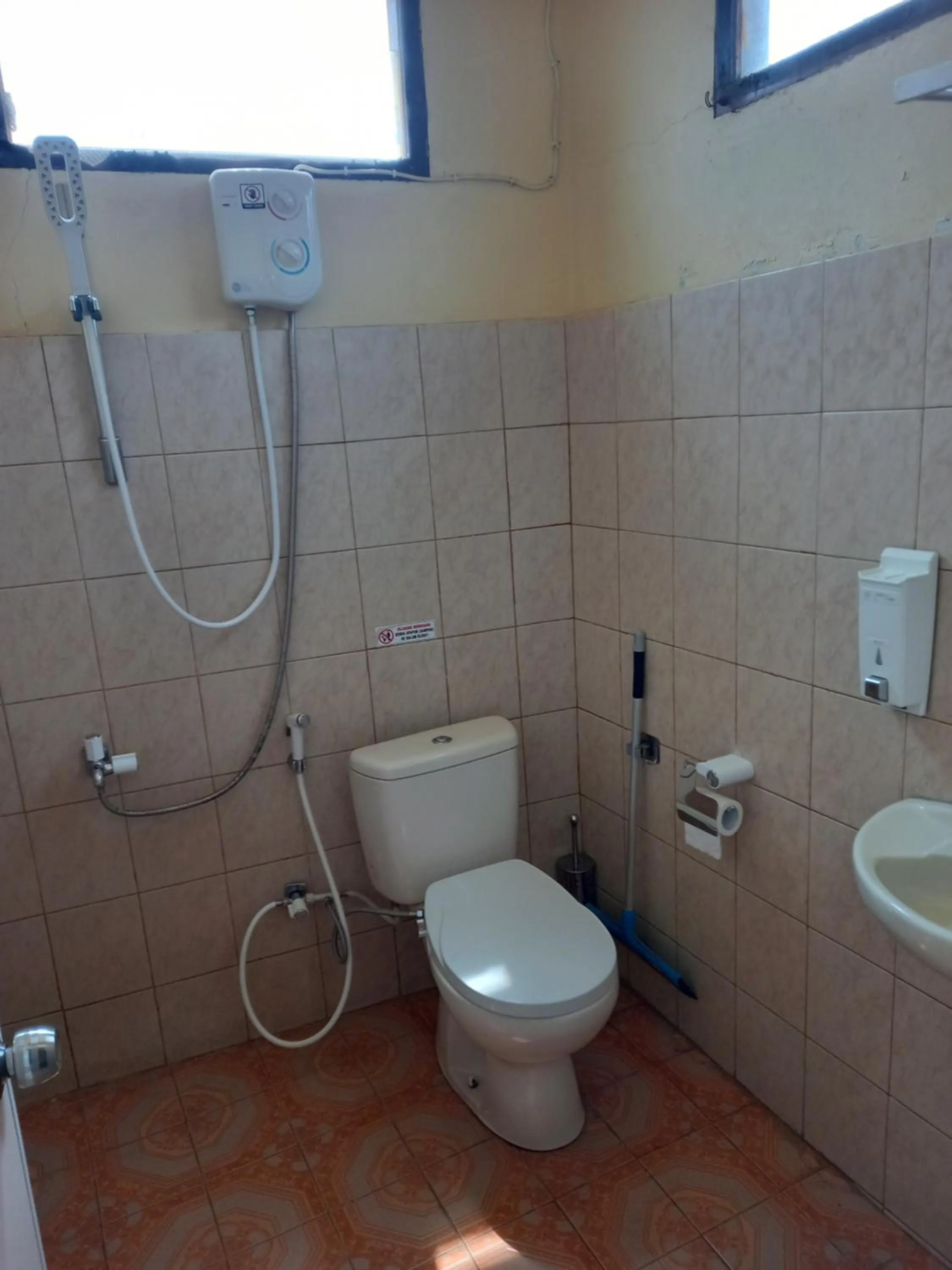 Shower in Arnel Bungalows