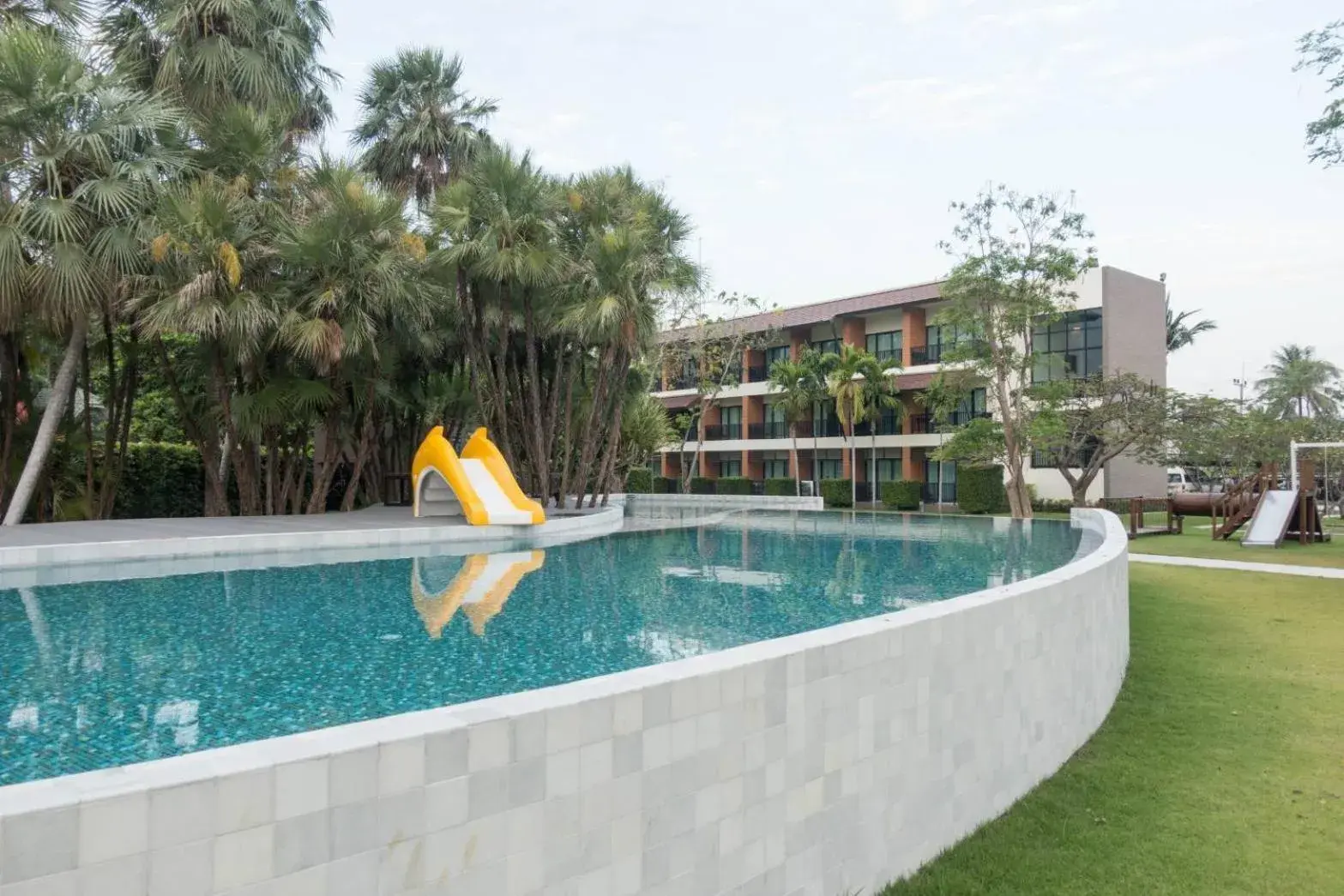 Superior Double or Twin Room in Fisherman's Resort Haad Chao Samran Superior Double or Twin Room in Fisherman's Resort Haad Chao Samran