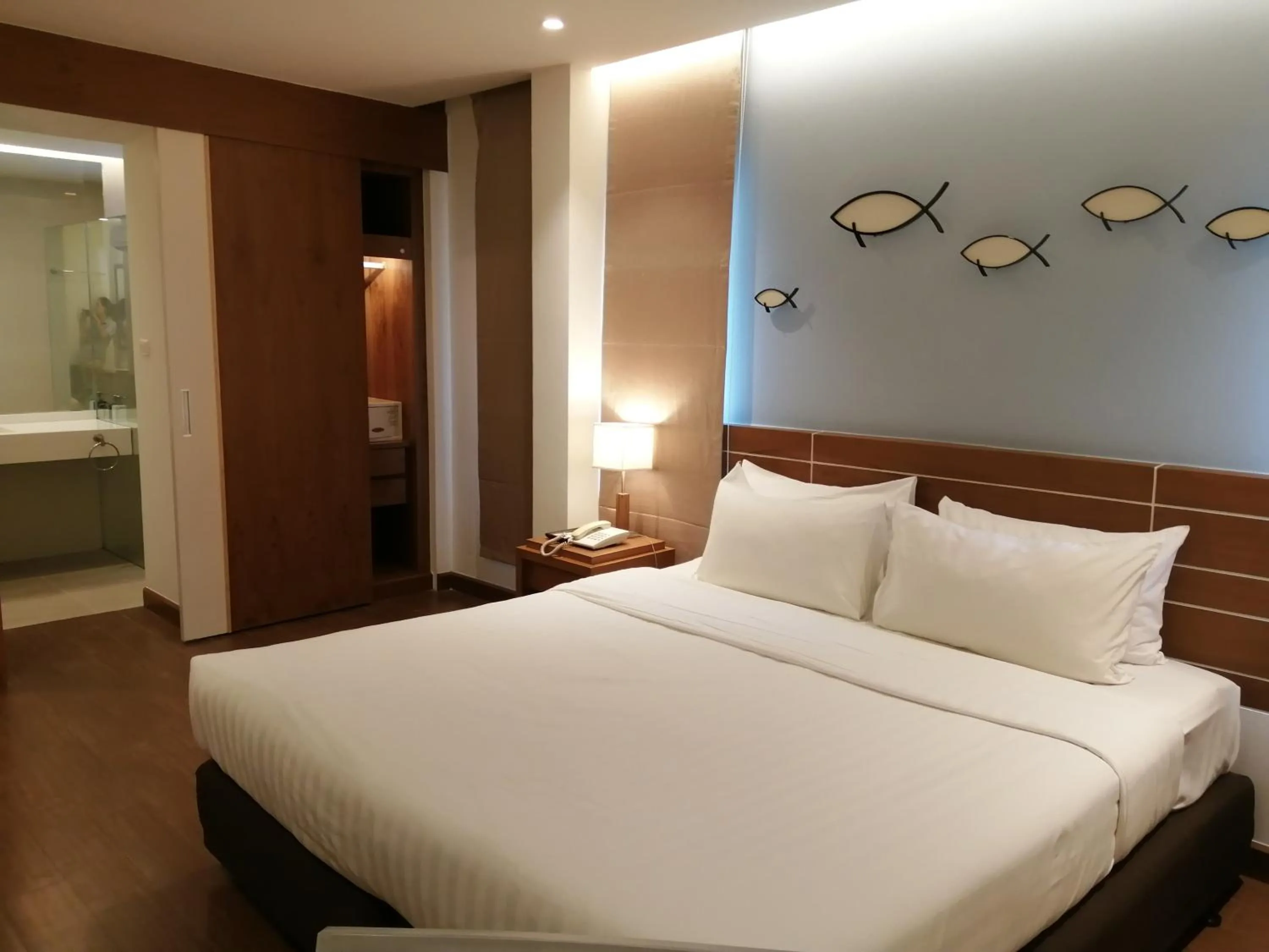 Bed in Fisherman's Resort Haad Chao Samran