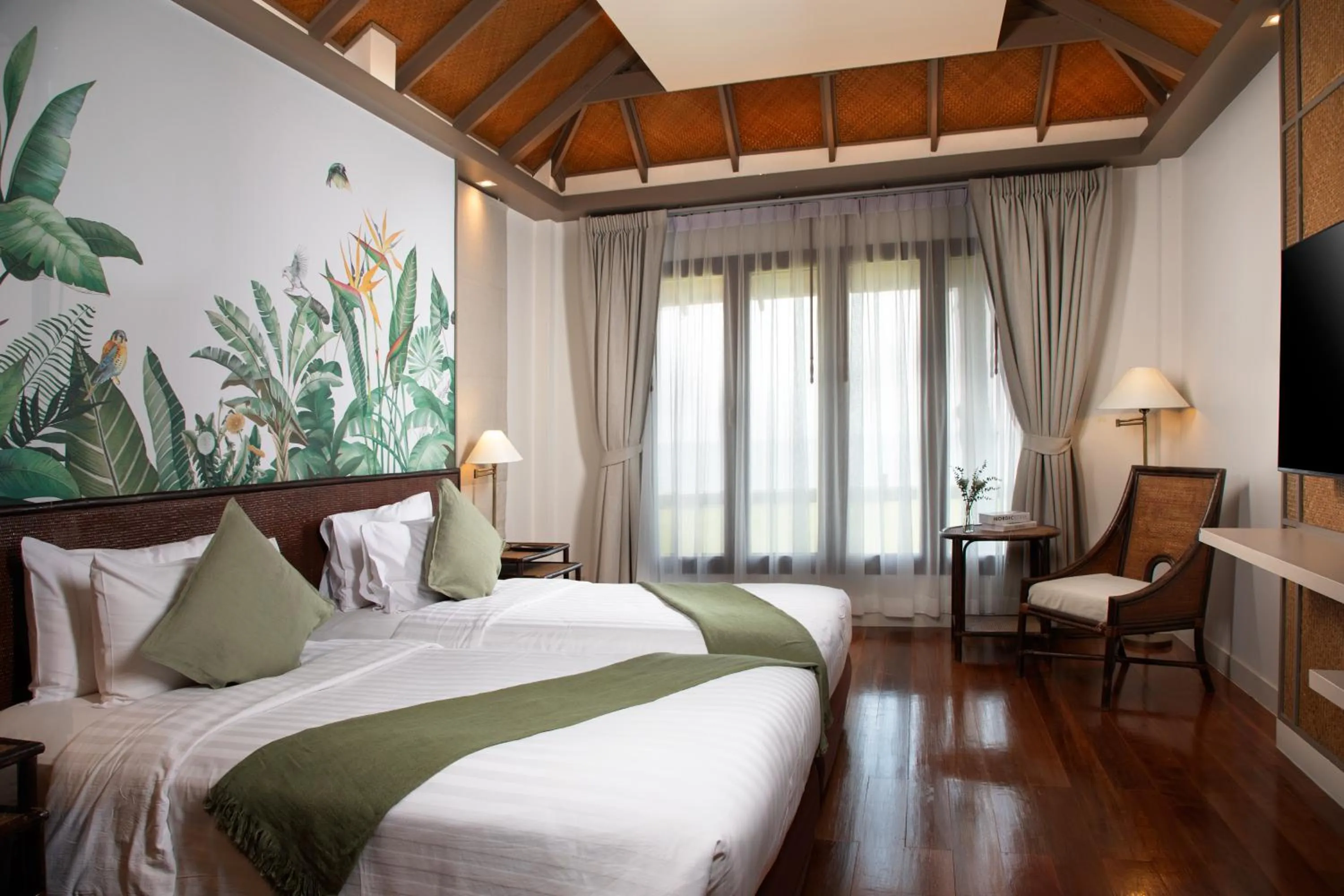 Bed in Fisherman's Resort Haad Chao Samran