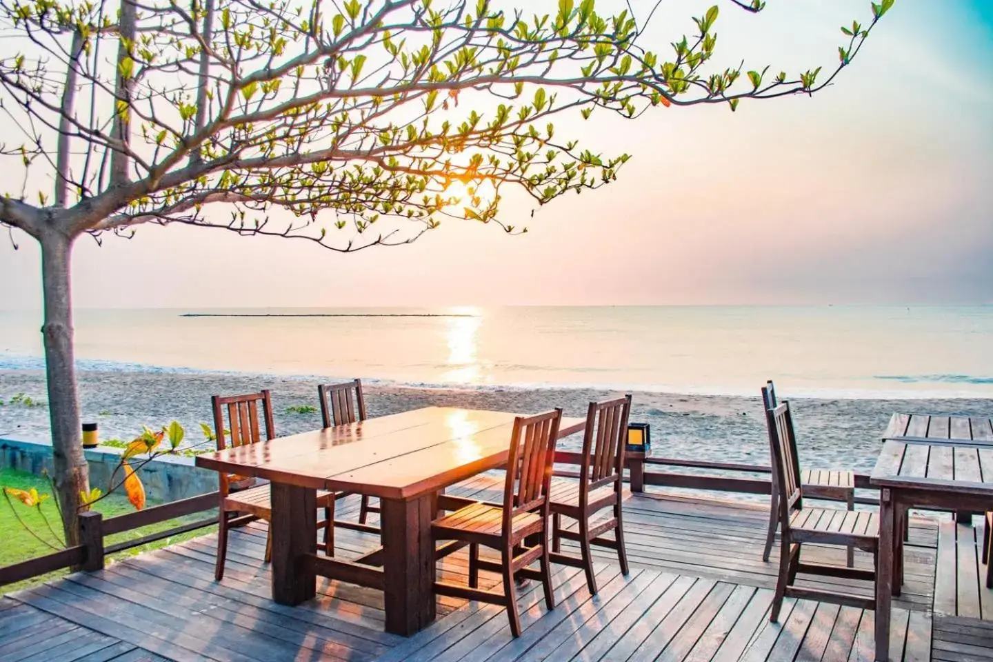 Restaurant/places to eat in Fisherman's Resort Haad Chao Samran Restaurant/places to eat in Fisherman's Resort Haad Chao Samran