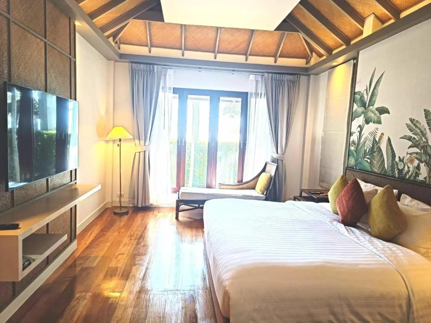 Bed in Fisherman's Resort Haad Chao Samran