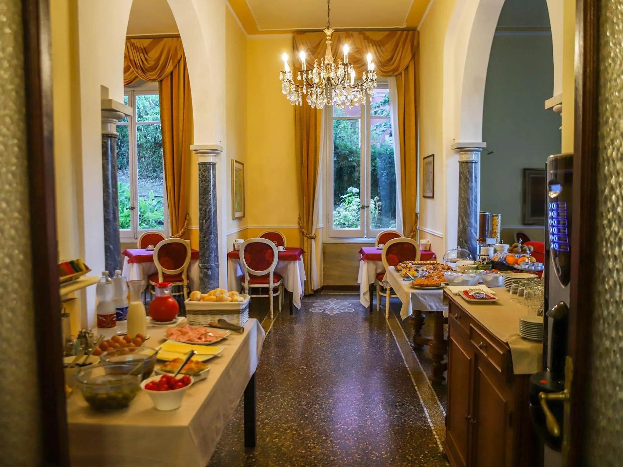 Buffet breakfast in Hotel Delle Rose