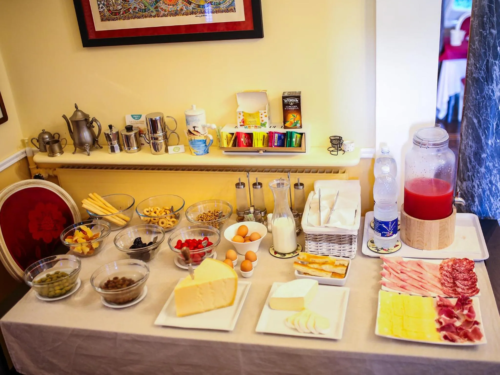 Buffet breakfast in Hotel Delle Rose