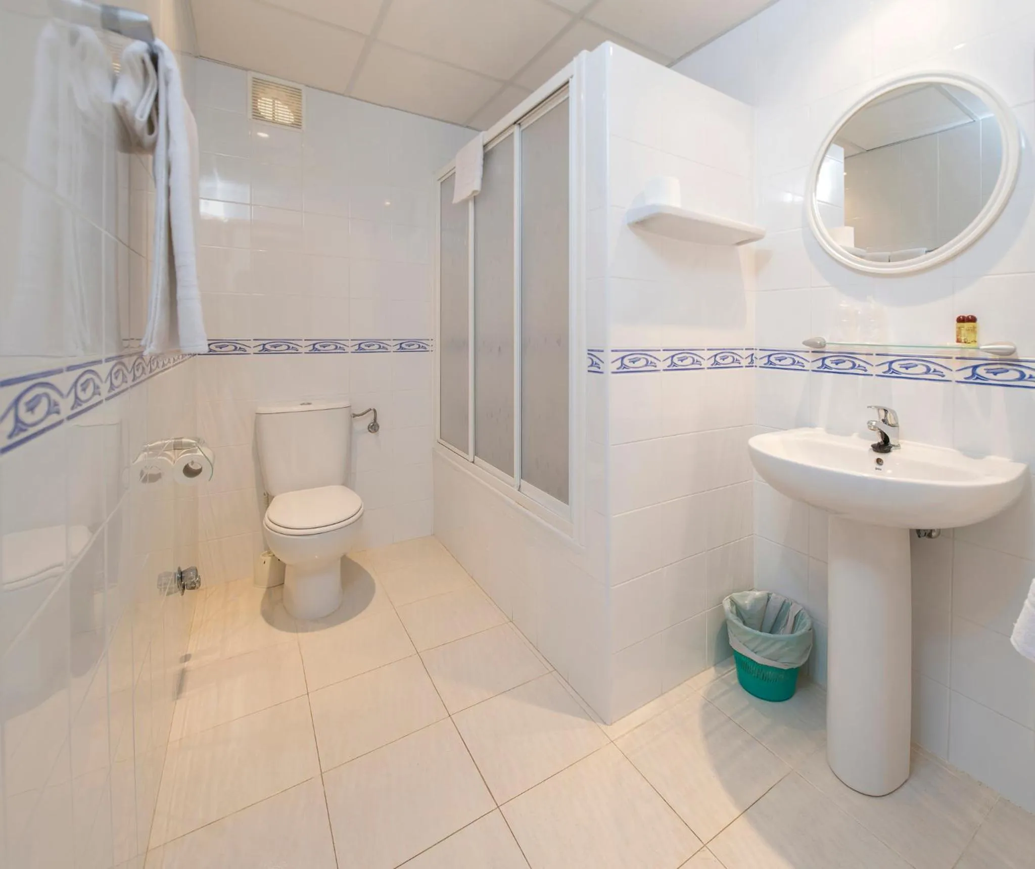 Bathroom in Hostal Mallorca