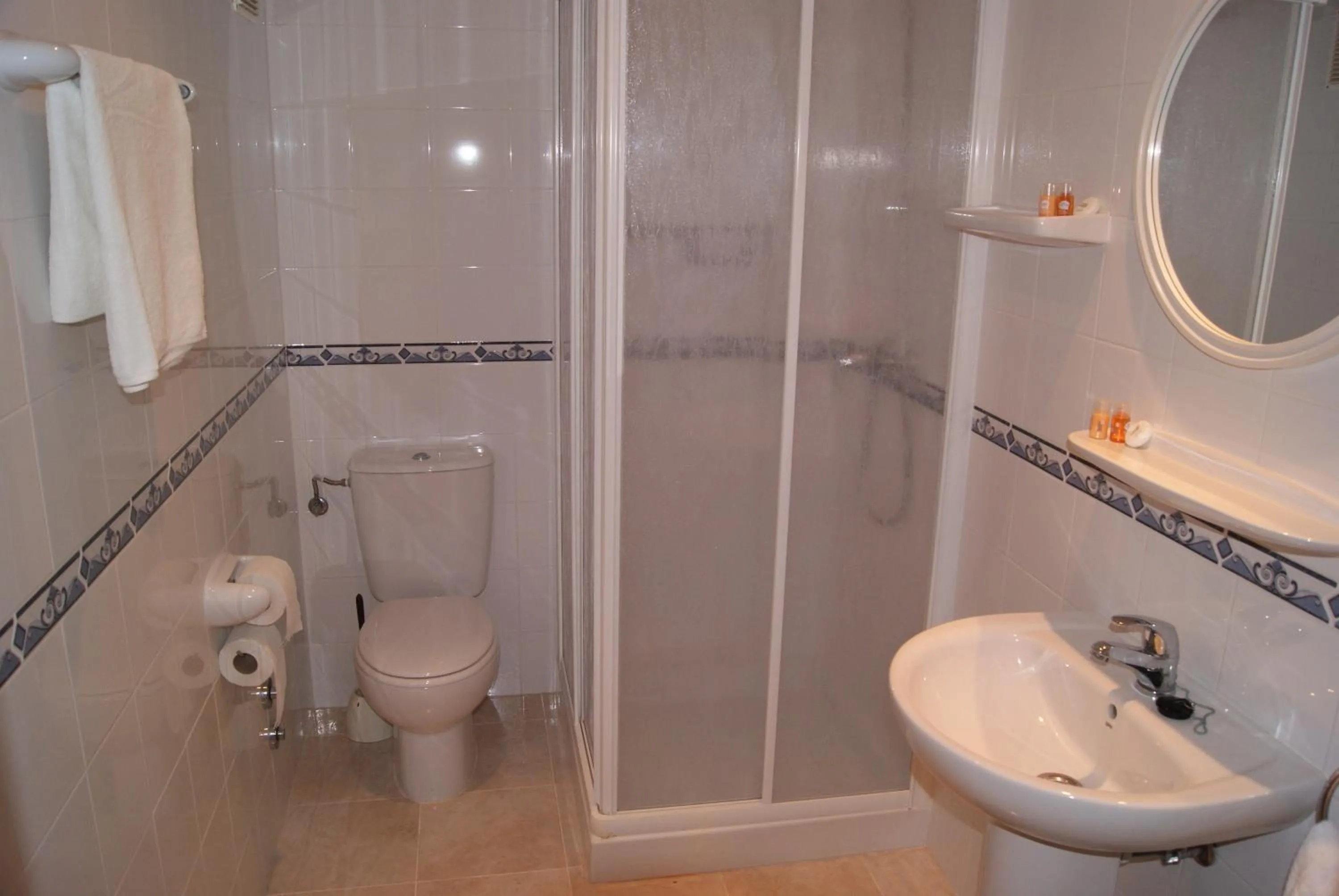 Bathroom in Hostal Mallorca