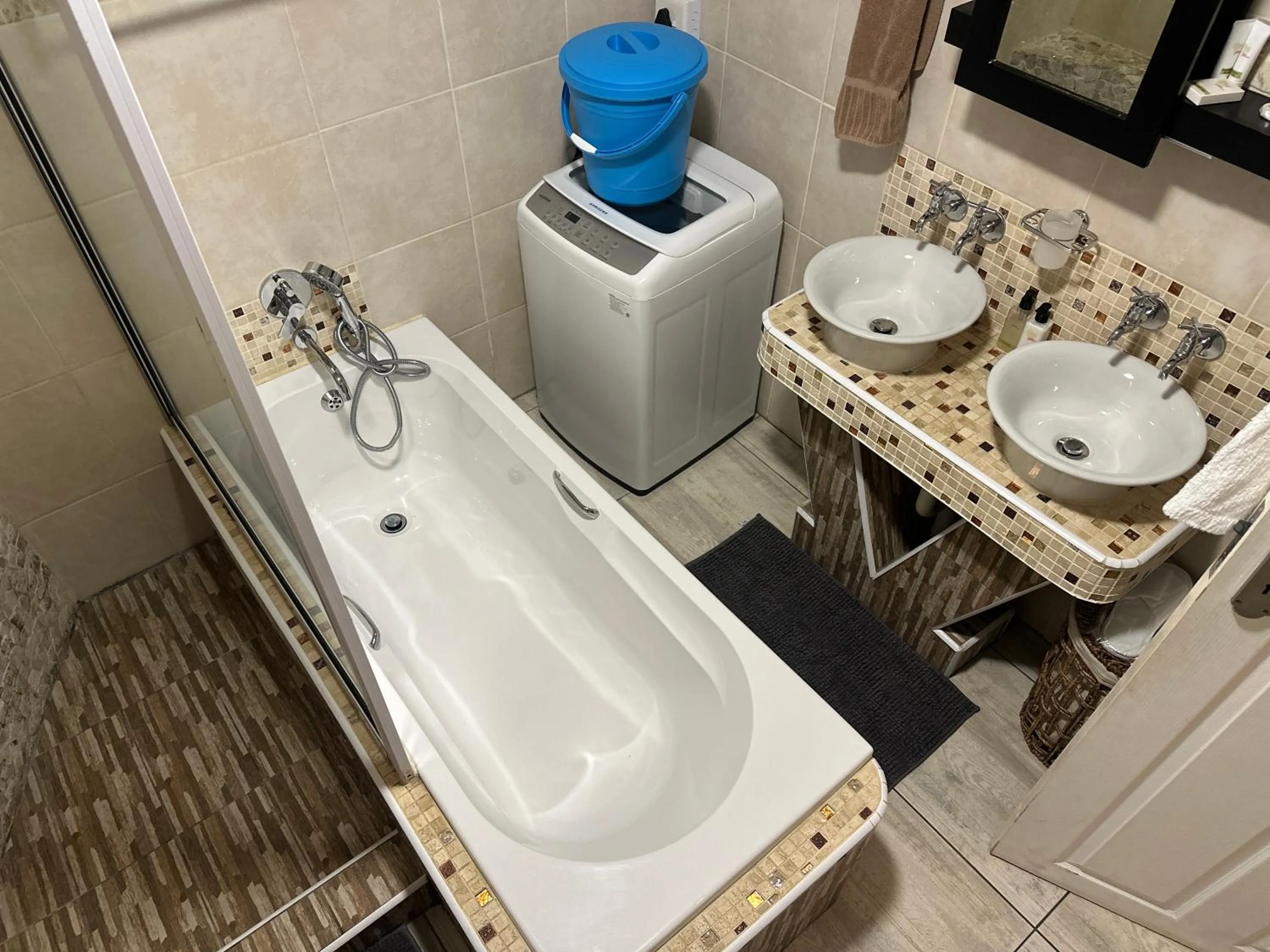 Bathroom in Kiwara Guesthouse