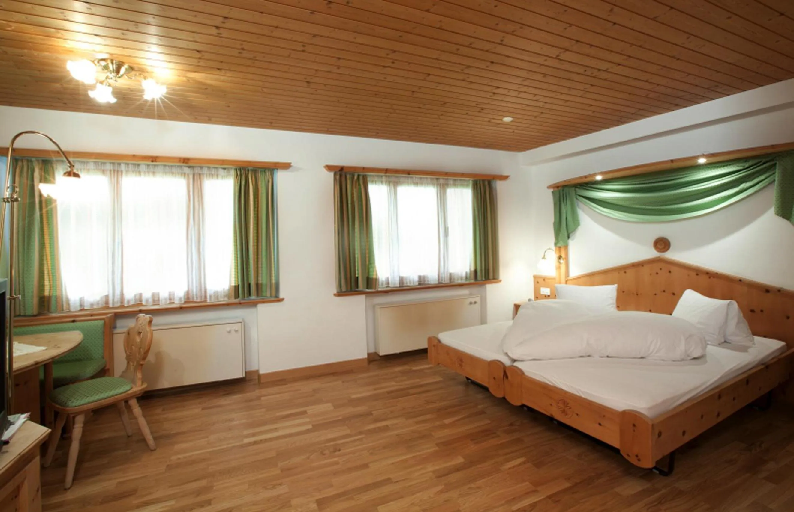 Photo of the whole room, Bed in Hotel Astras