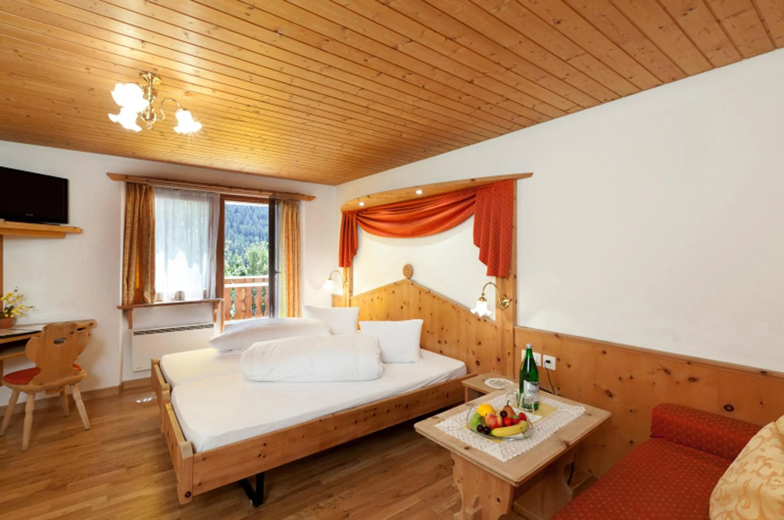 Photo of the whole room, Bed in Hotel Astras