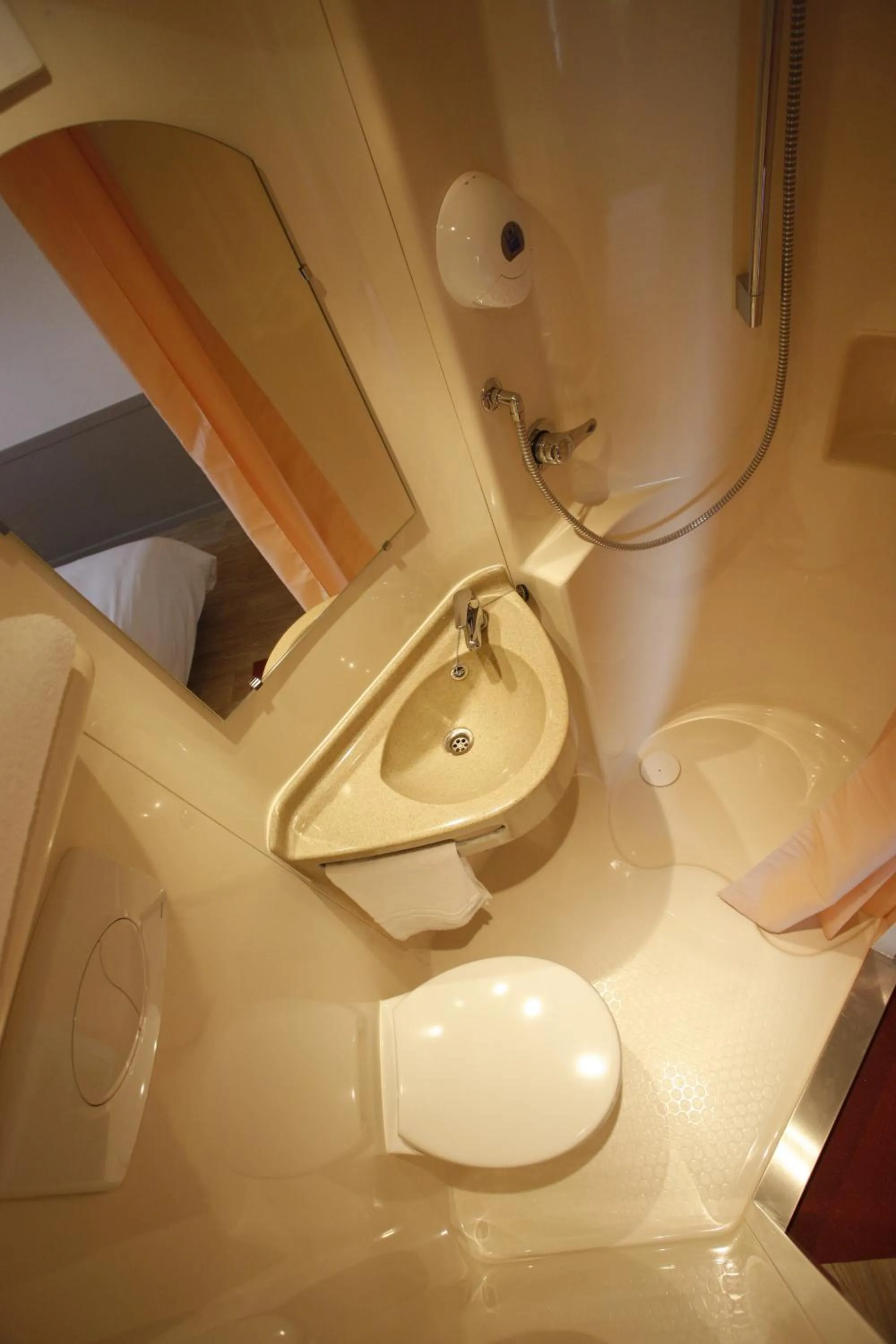 Shower in Sweet and Smart Sarreguemines - Hambach