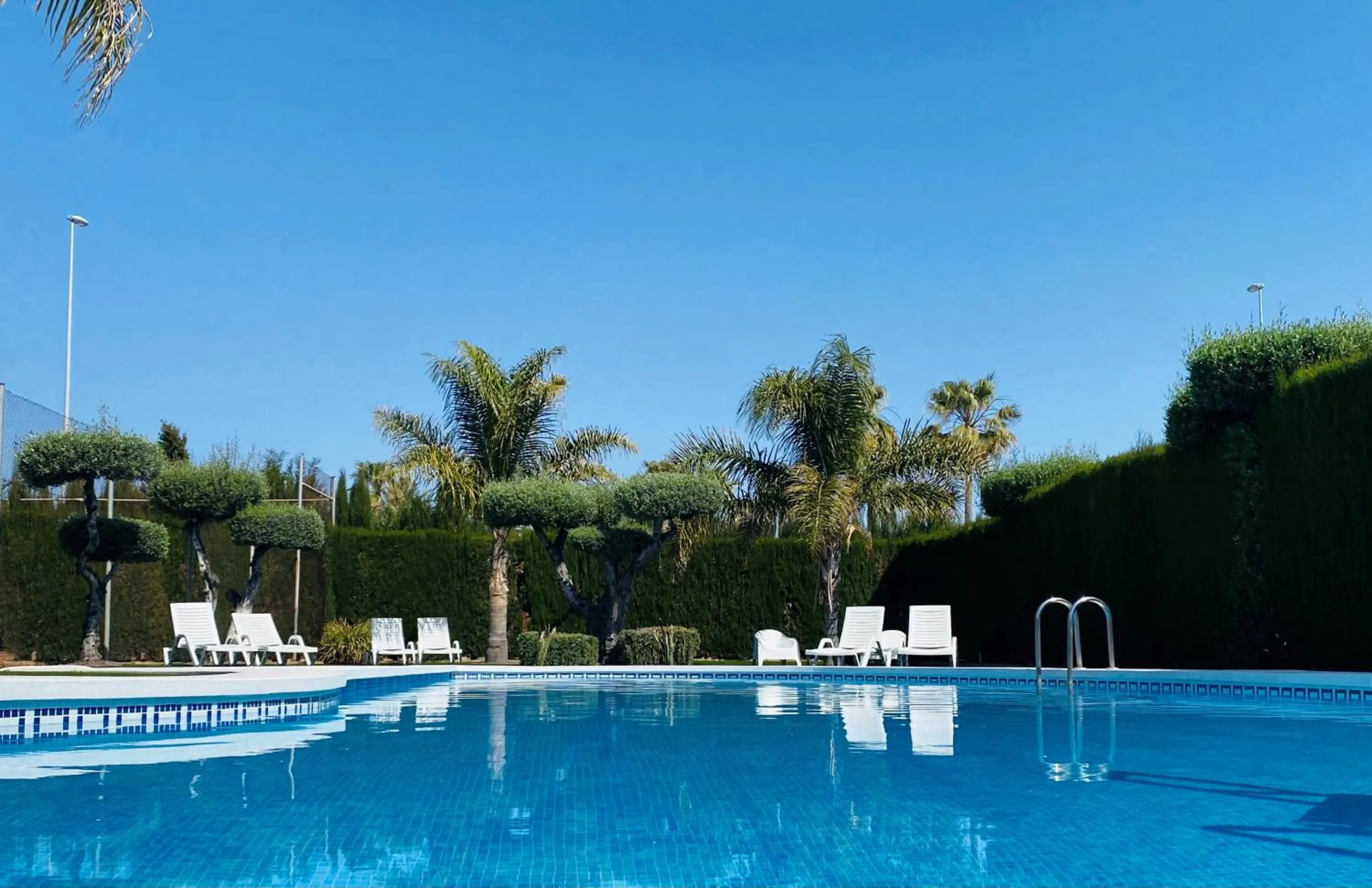 Swimming pool in Hotel Playa Canet