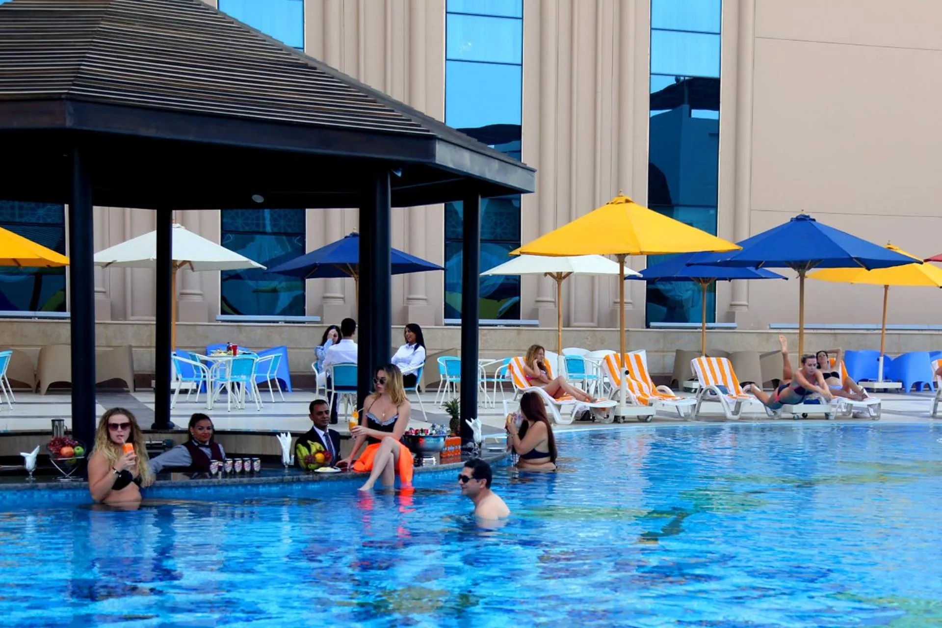 Swimming pool in Tolip Golden Plaza