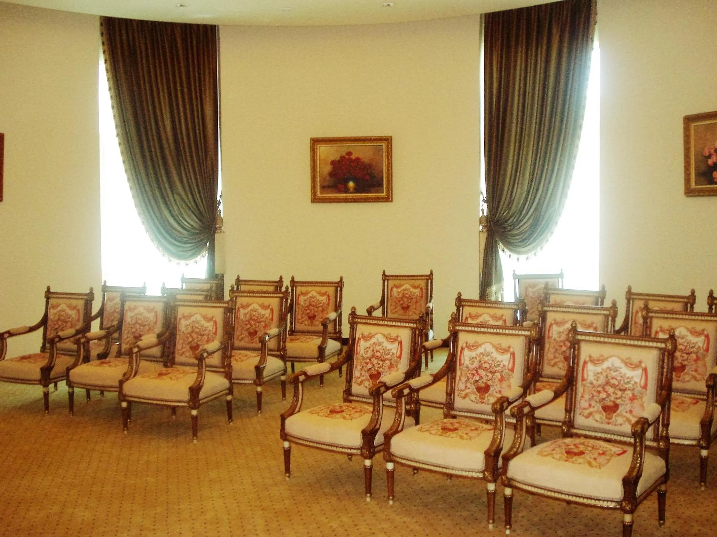 Lounge or bar in Tolip Golden Plaza