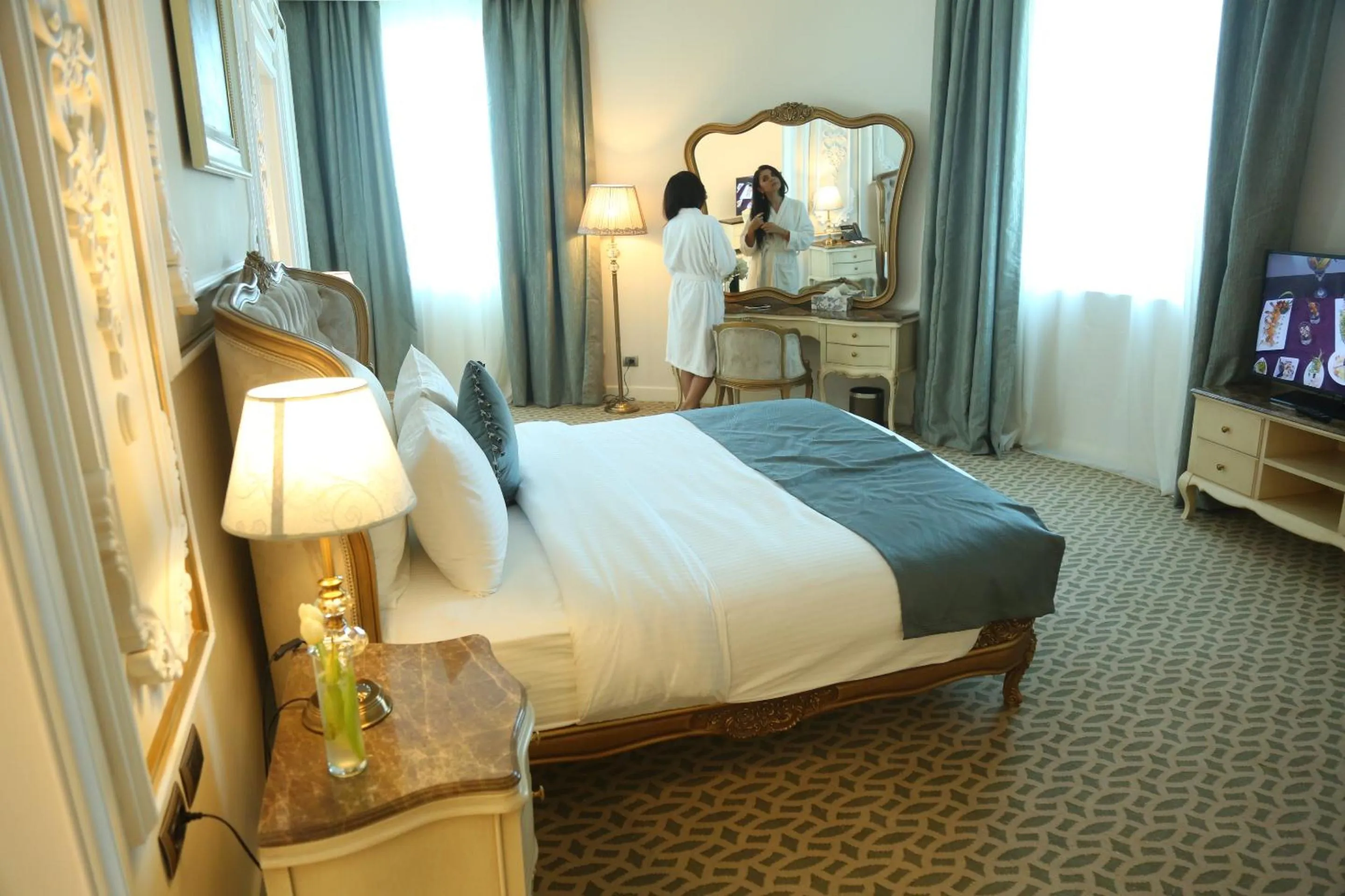 Bedroom, Bed in Tolip Golden Plaza