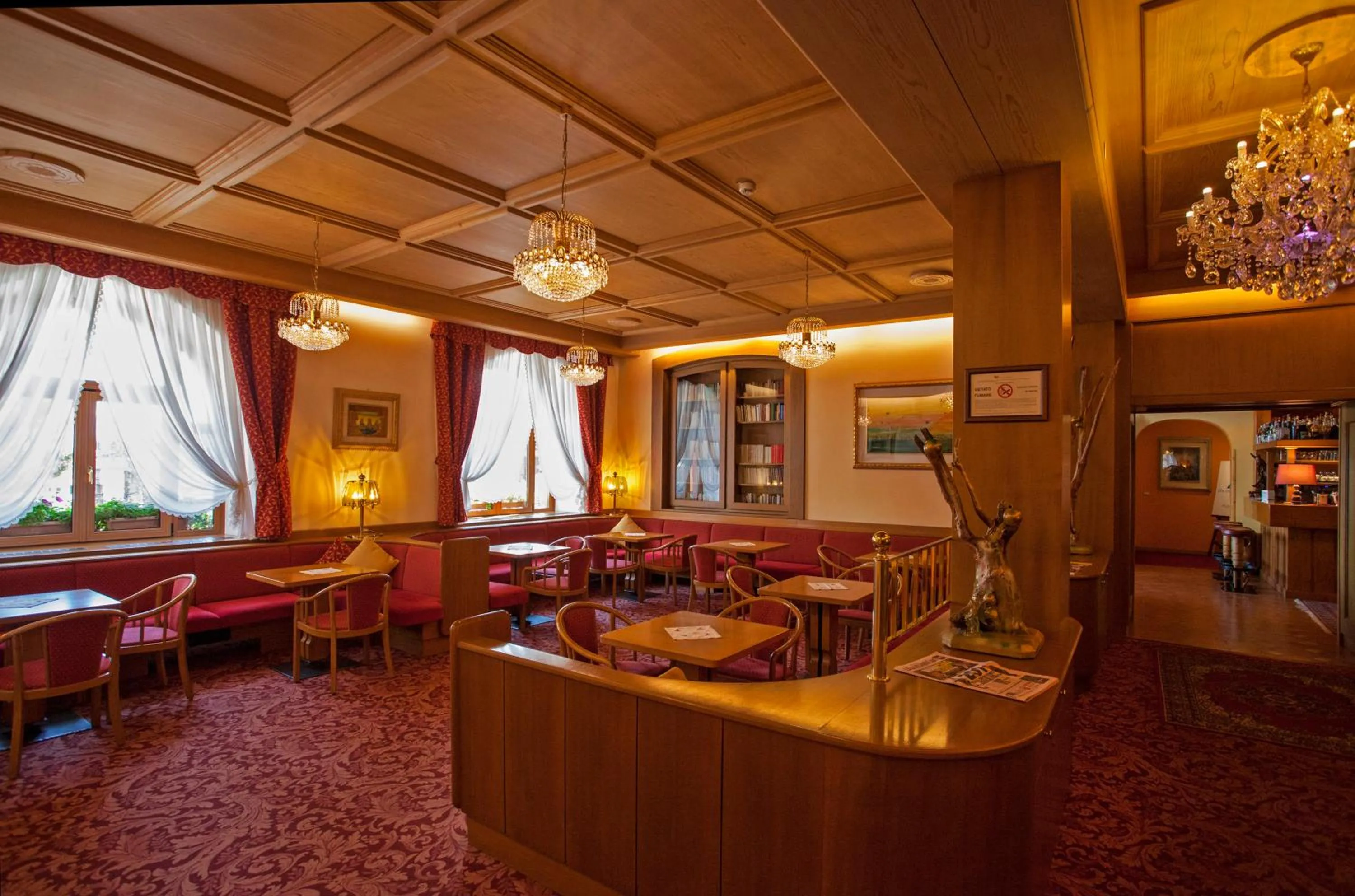 Lounge or bar in Hotel Cima Rosetta - BW Signature Collection