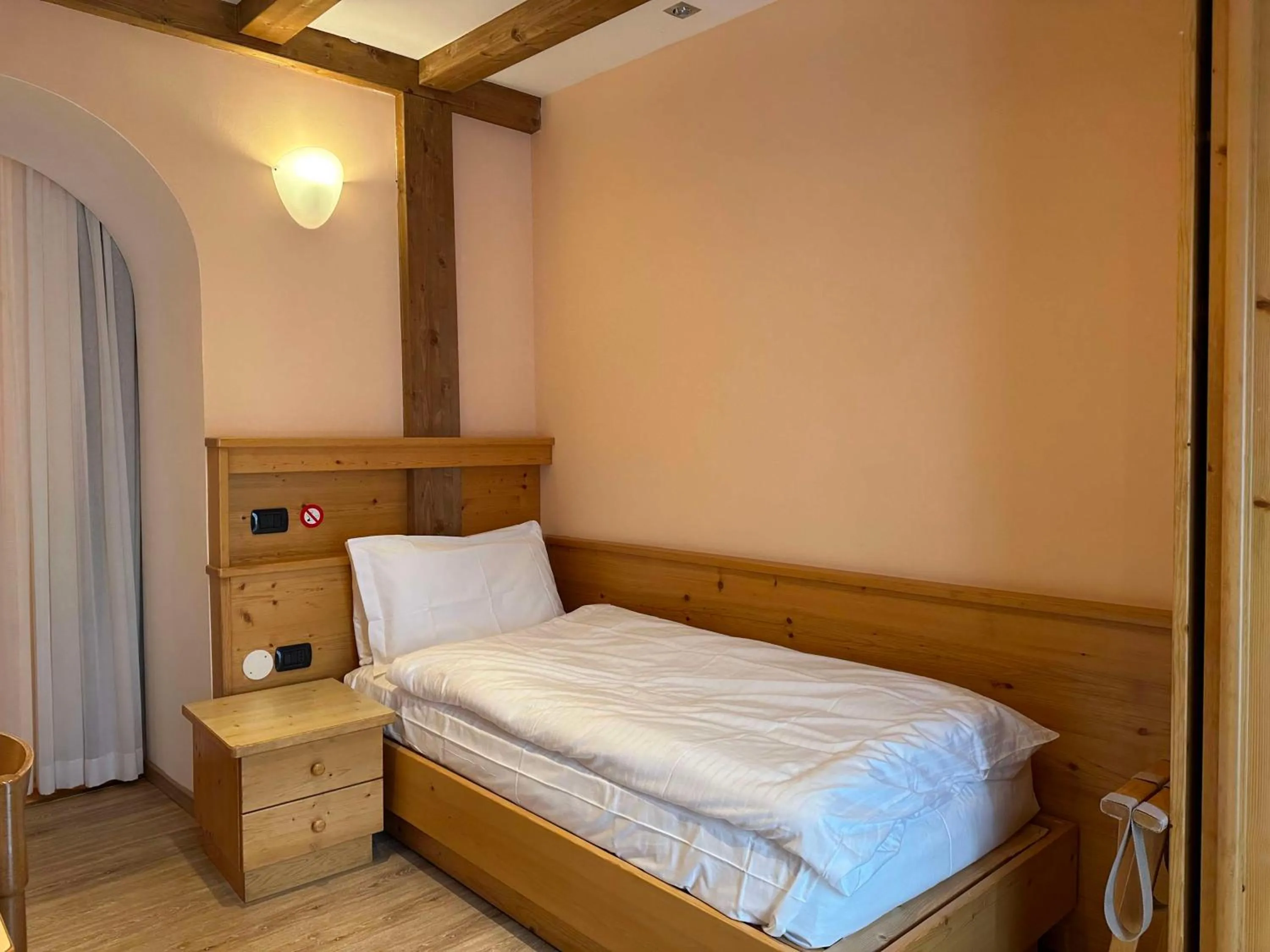 Bedroom, Bed in Hotel Cima Rosetta - BW Signature Collection