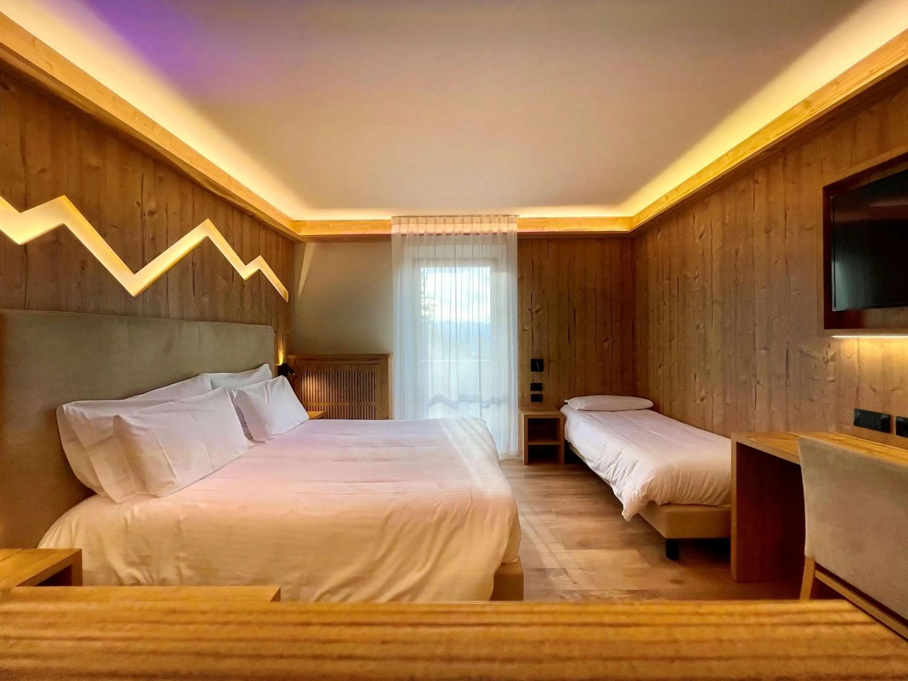 Bedroom, Bed in Hotel Cima Rosetta - BW Signature Collection