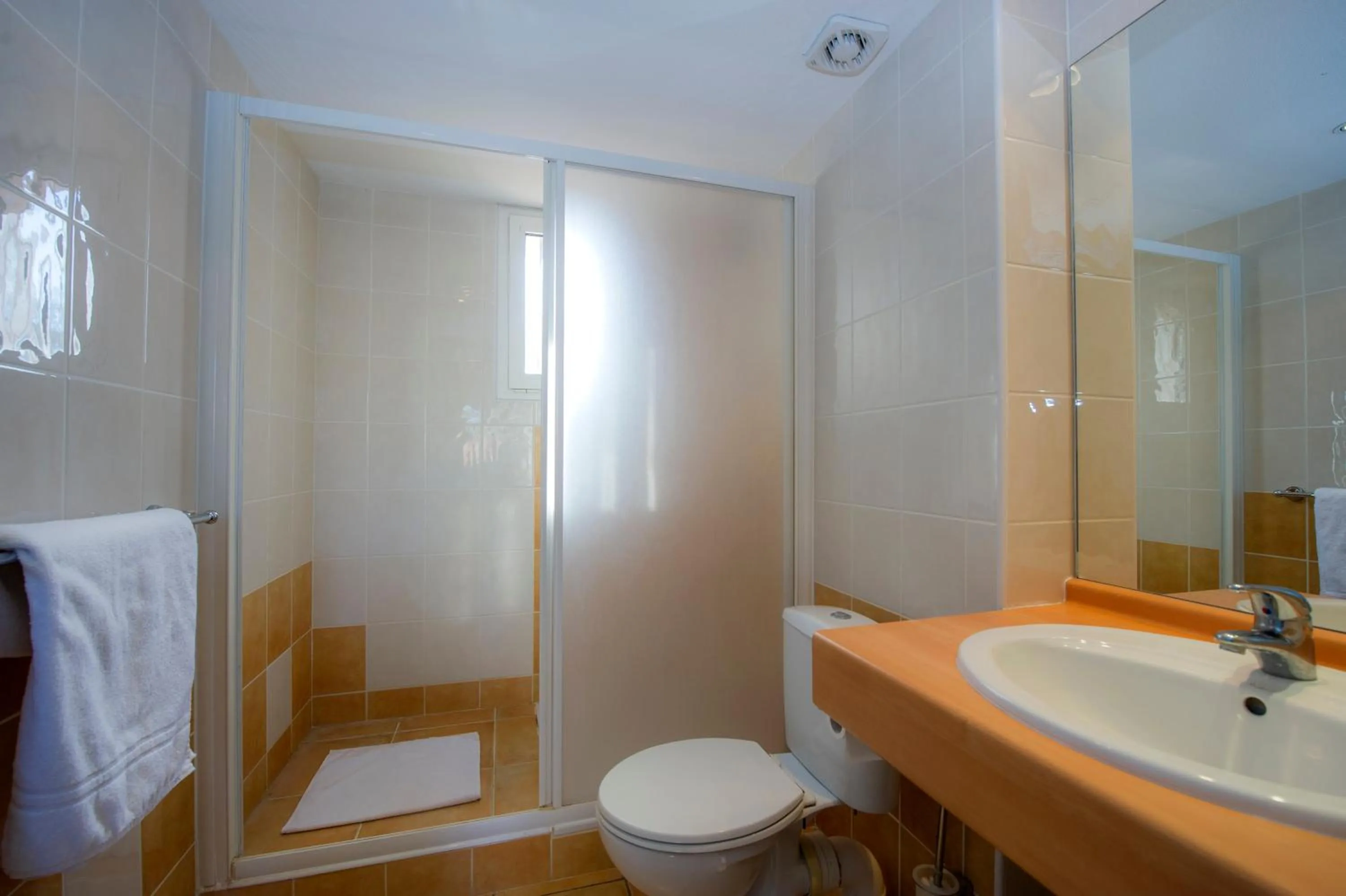 Bathroom in Goélia Argelès Village Club