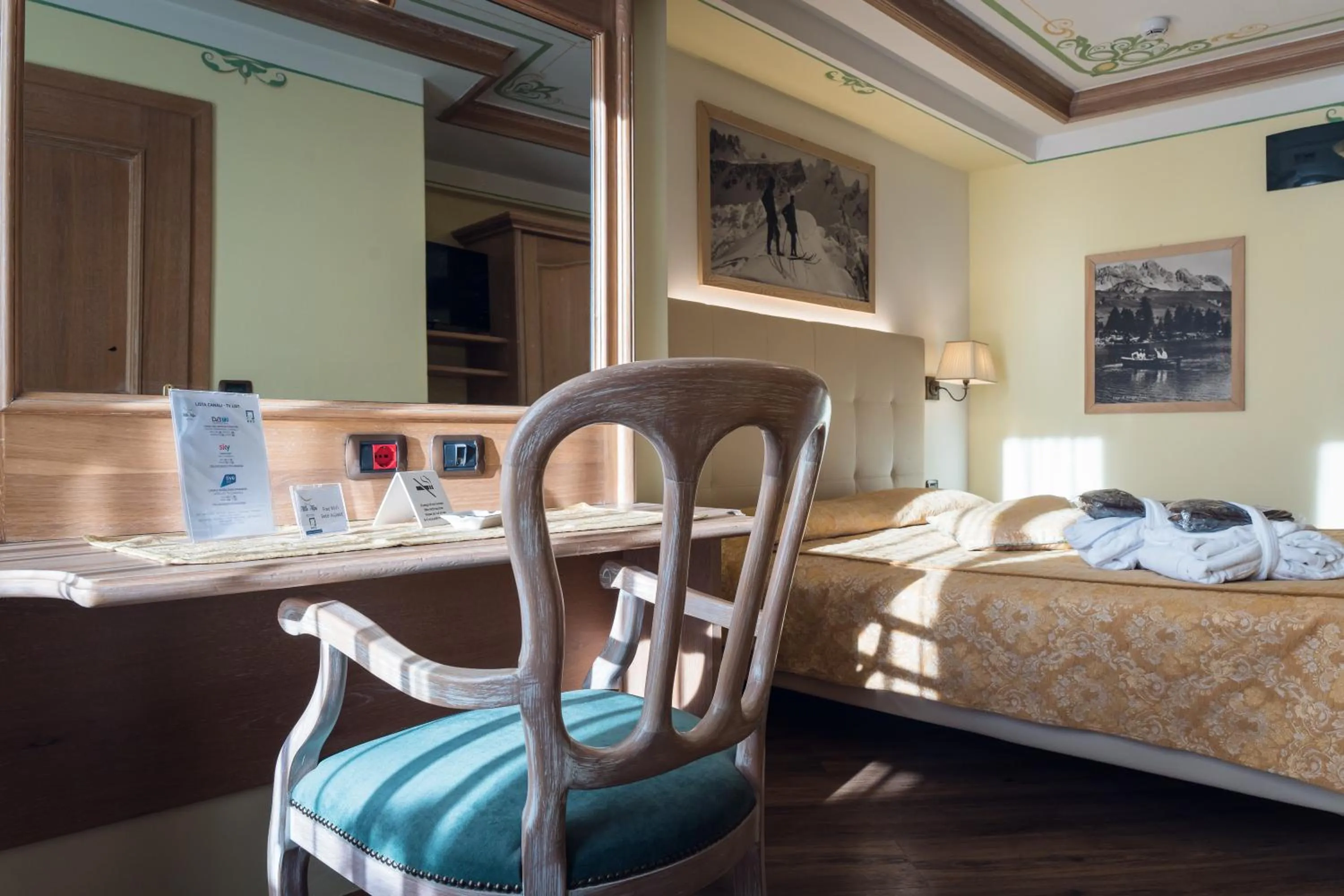 Bed in Hotel Alle Alpi