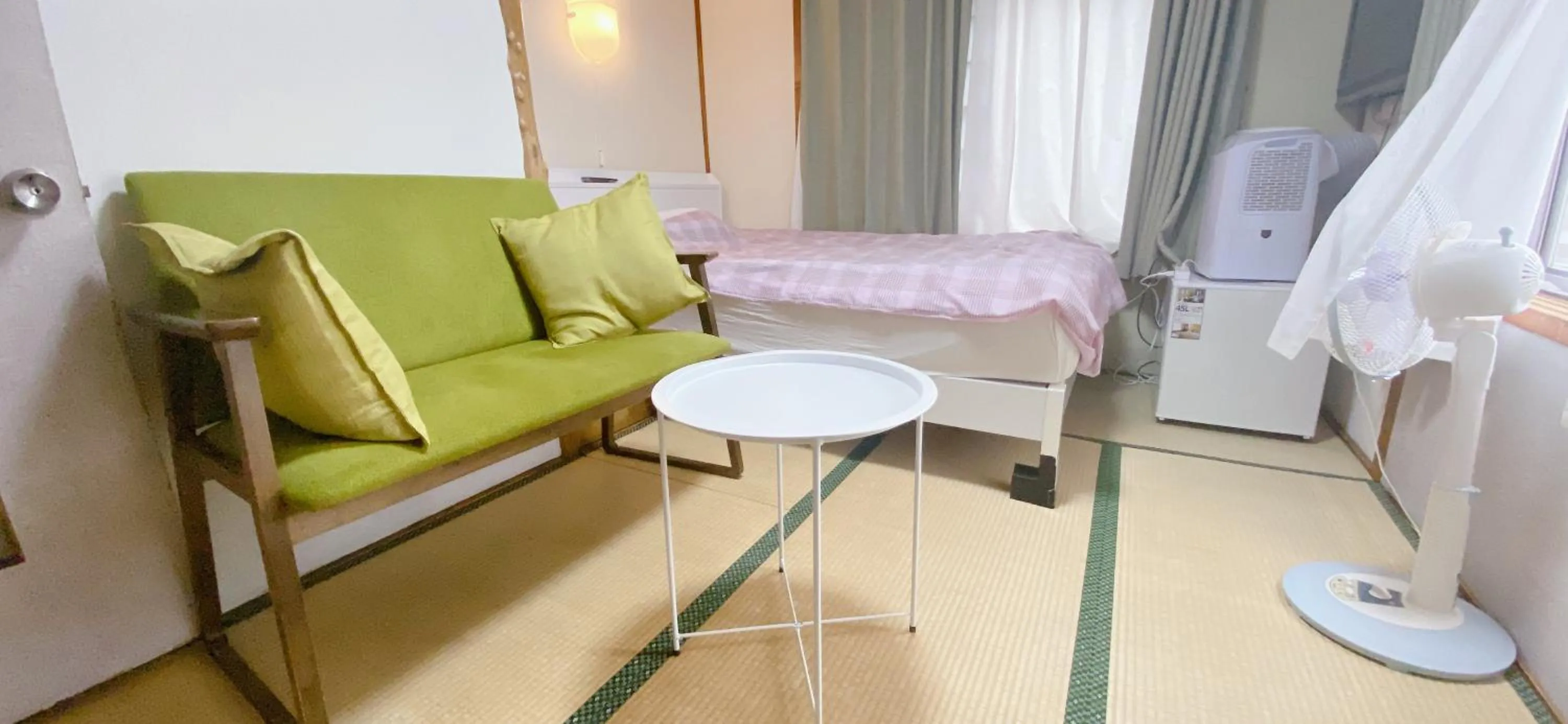 Seating area in Ryokan Sansui