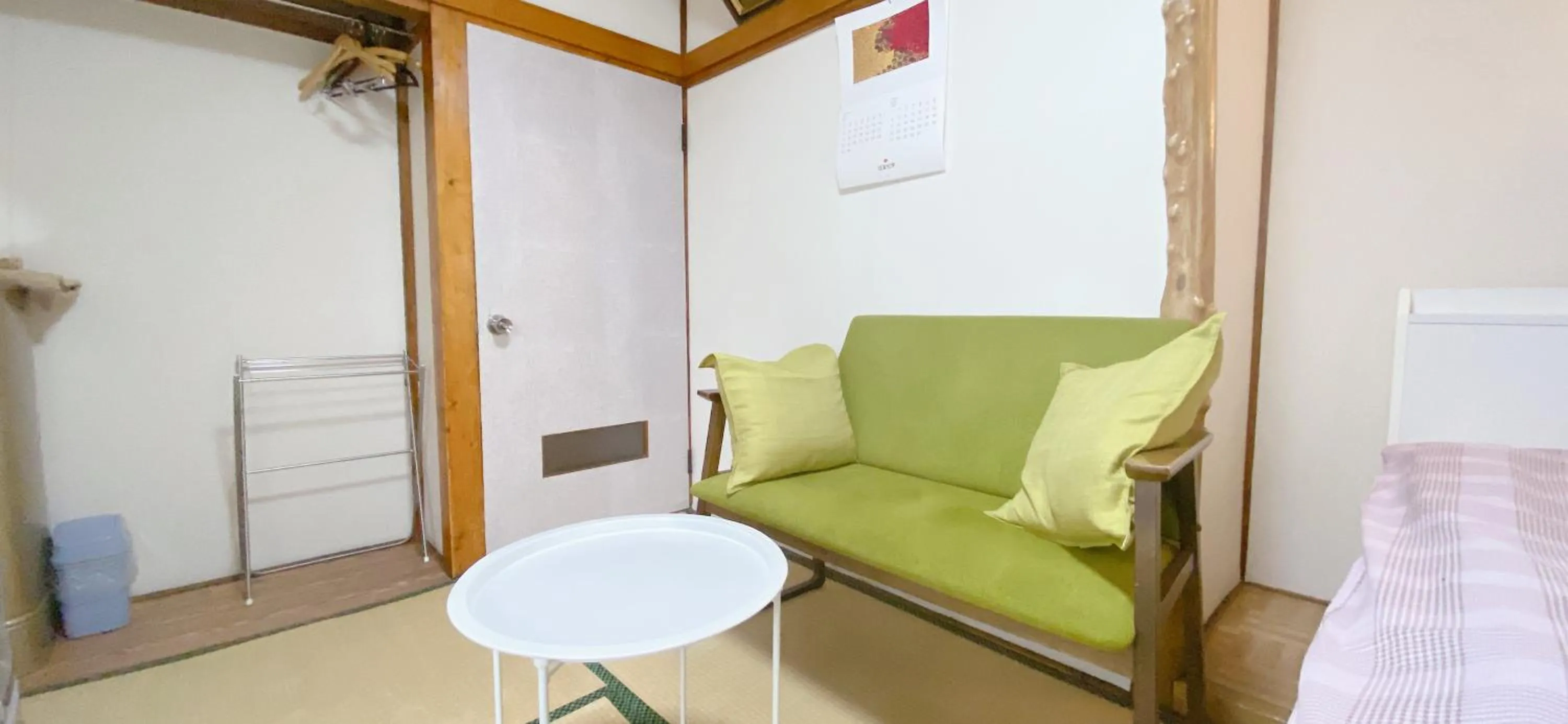 Seating area, Bed in Ryokan Sansui