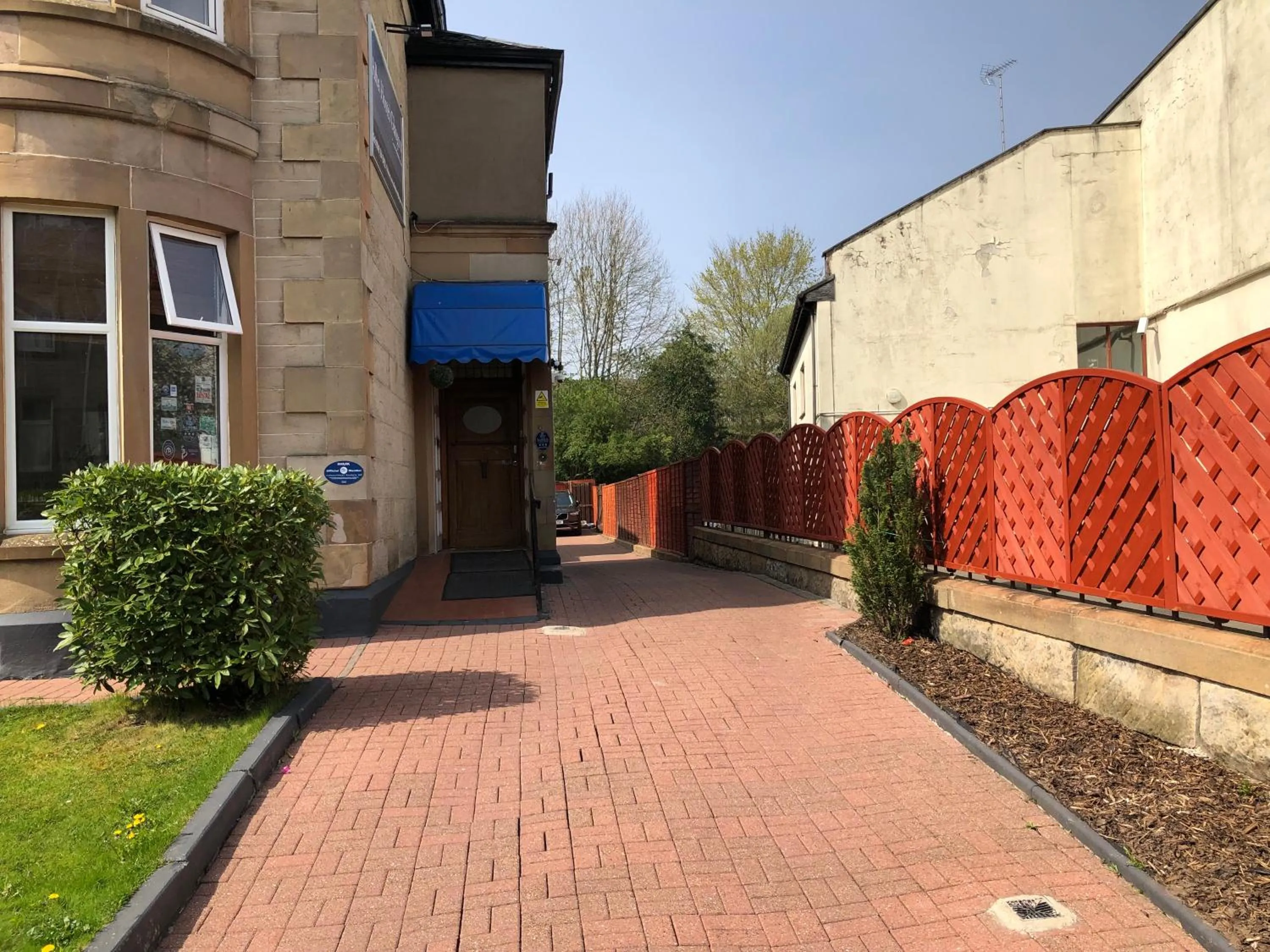 Facade/entrance in Alba Glasgow