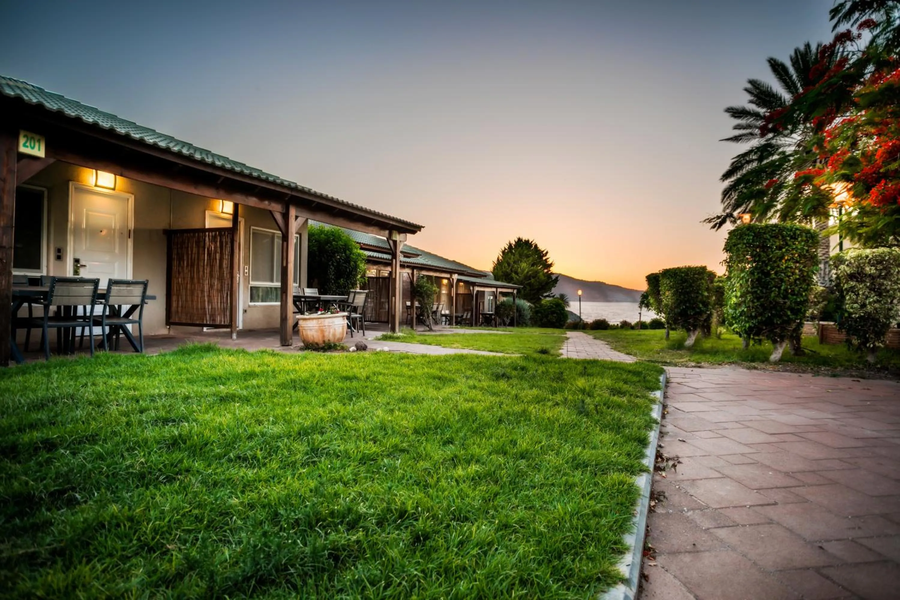 Garden in Daria- Authentic Israeli Experience