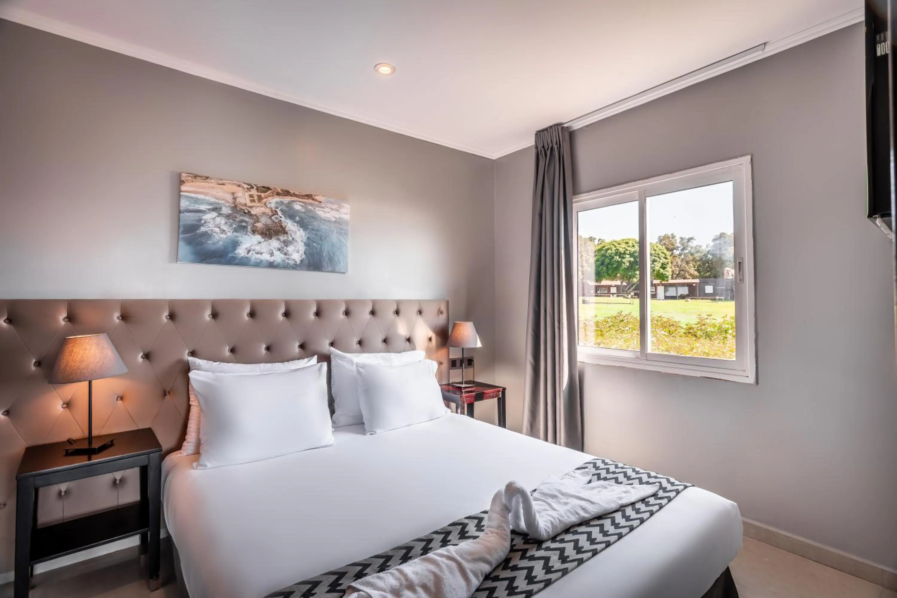 Bedroom, Bed in Daria- Authentic Israeli Experience