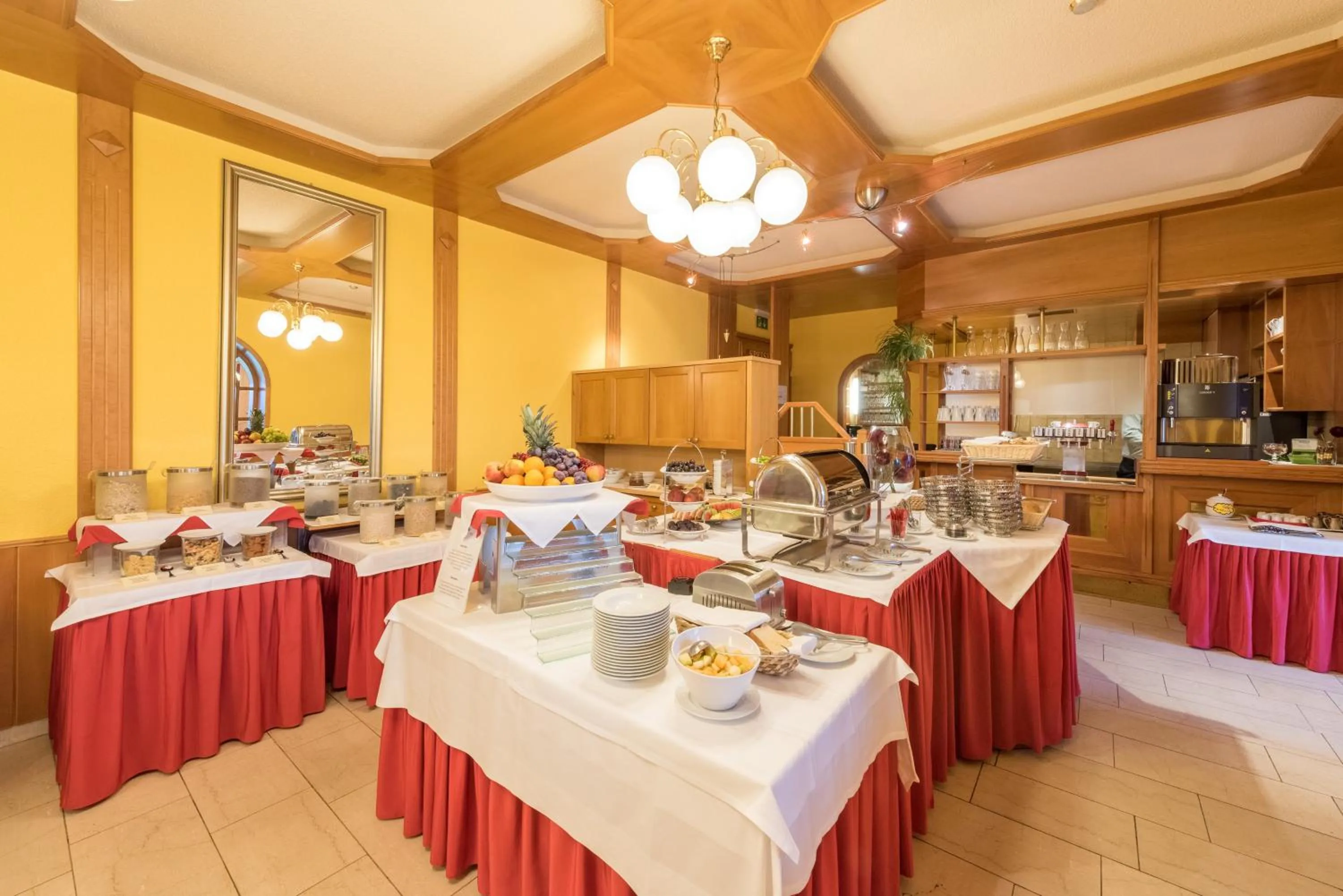 Breakfast in Hotel Germania Gastein - ganzjährig inklusive Alpentherme Gastein & Sommersaison inklusive Gasteiner Bergbahnen