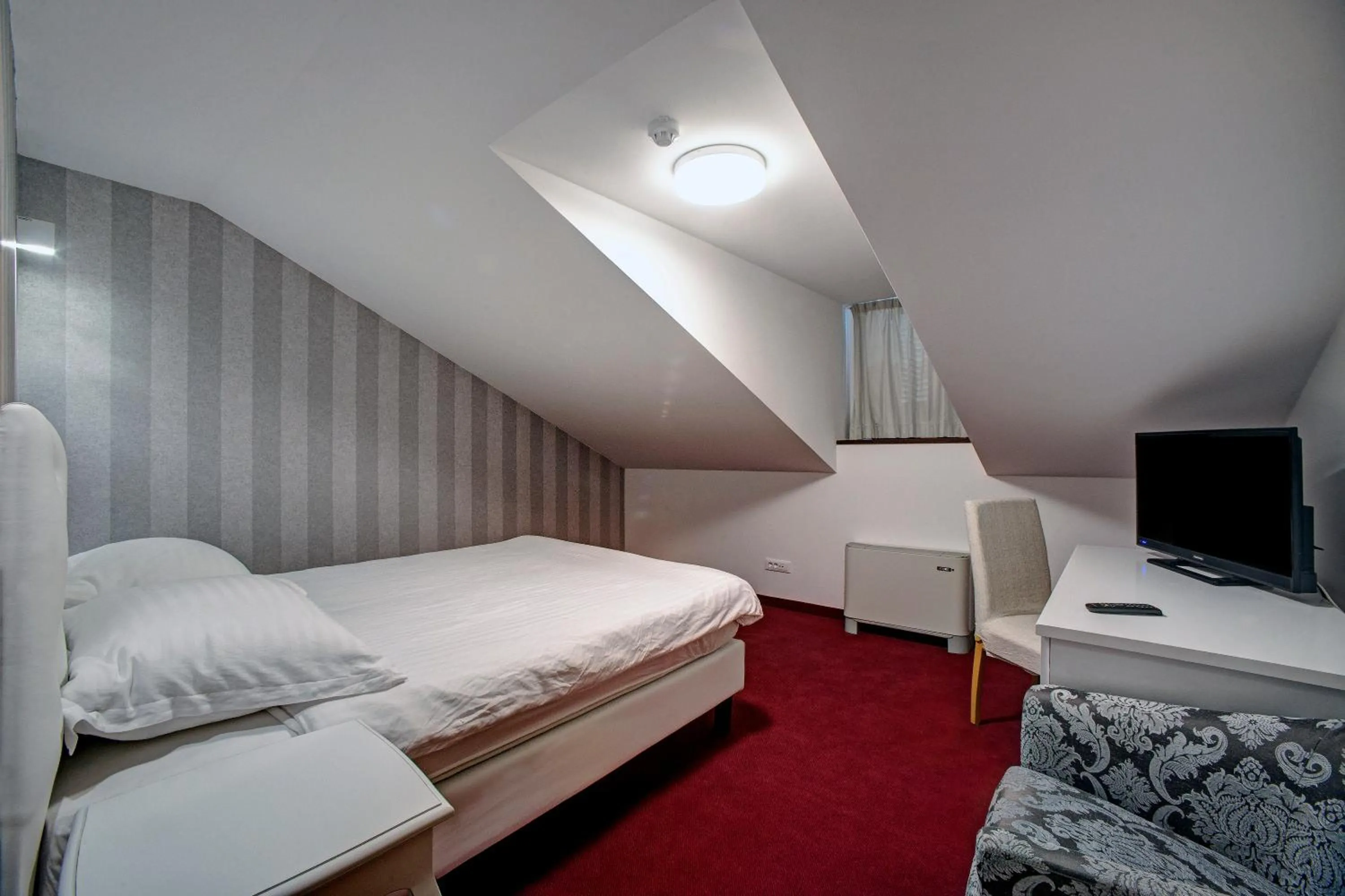 Photo of the whole room, Bed in Hotel Skradinski Buk