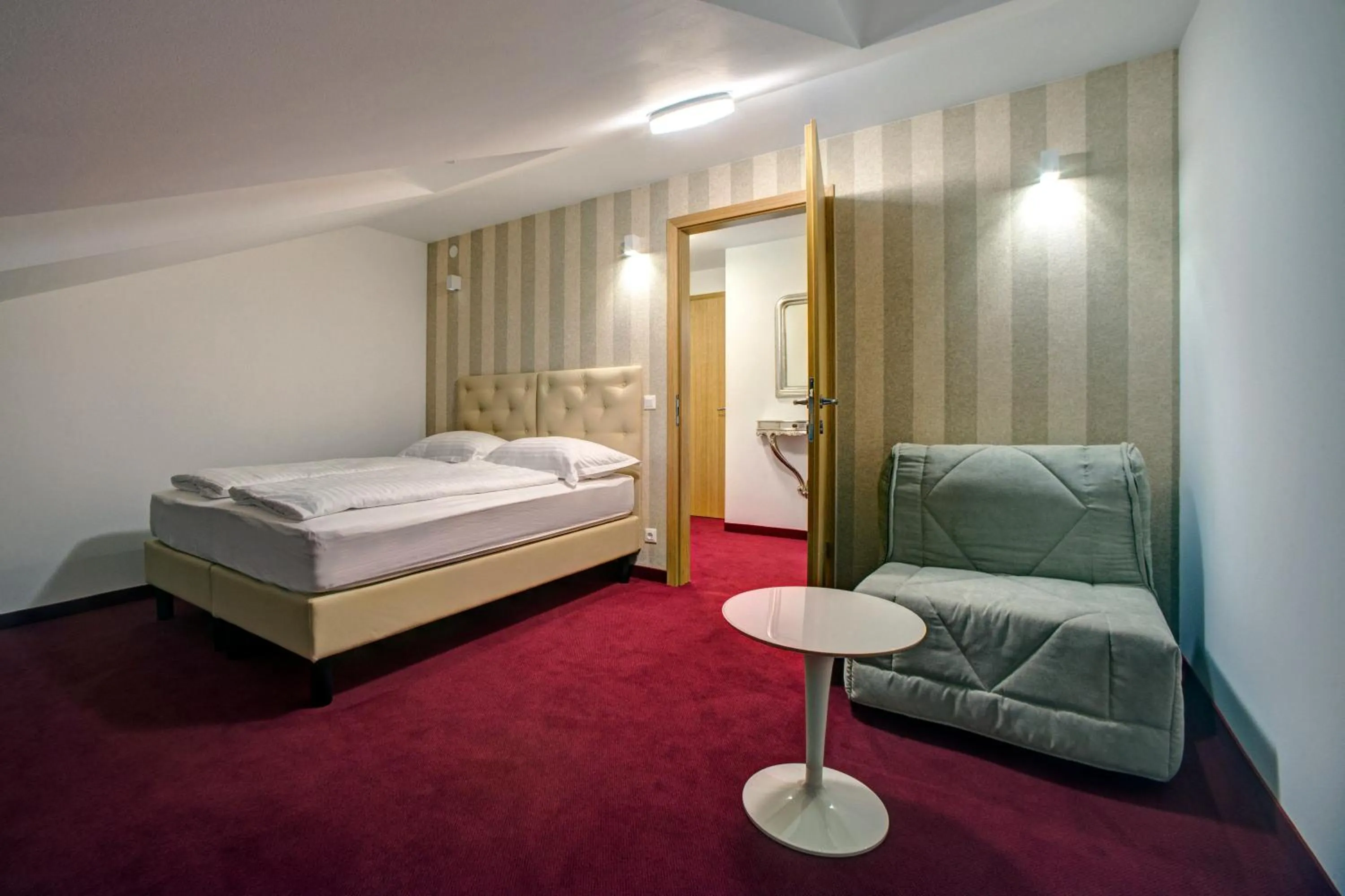 Photo of the whole room, Bed in Hotel Skradinski Buk