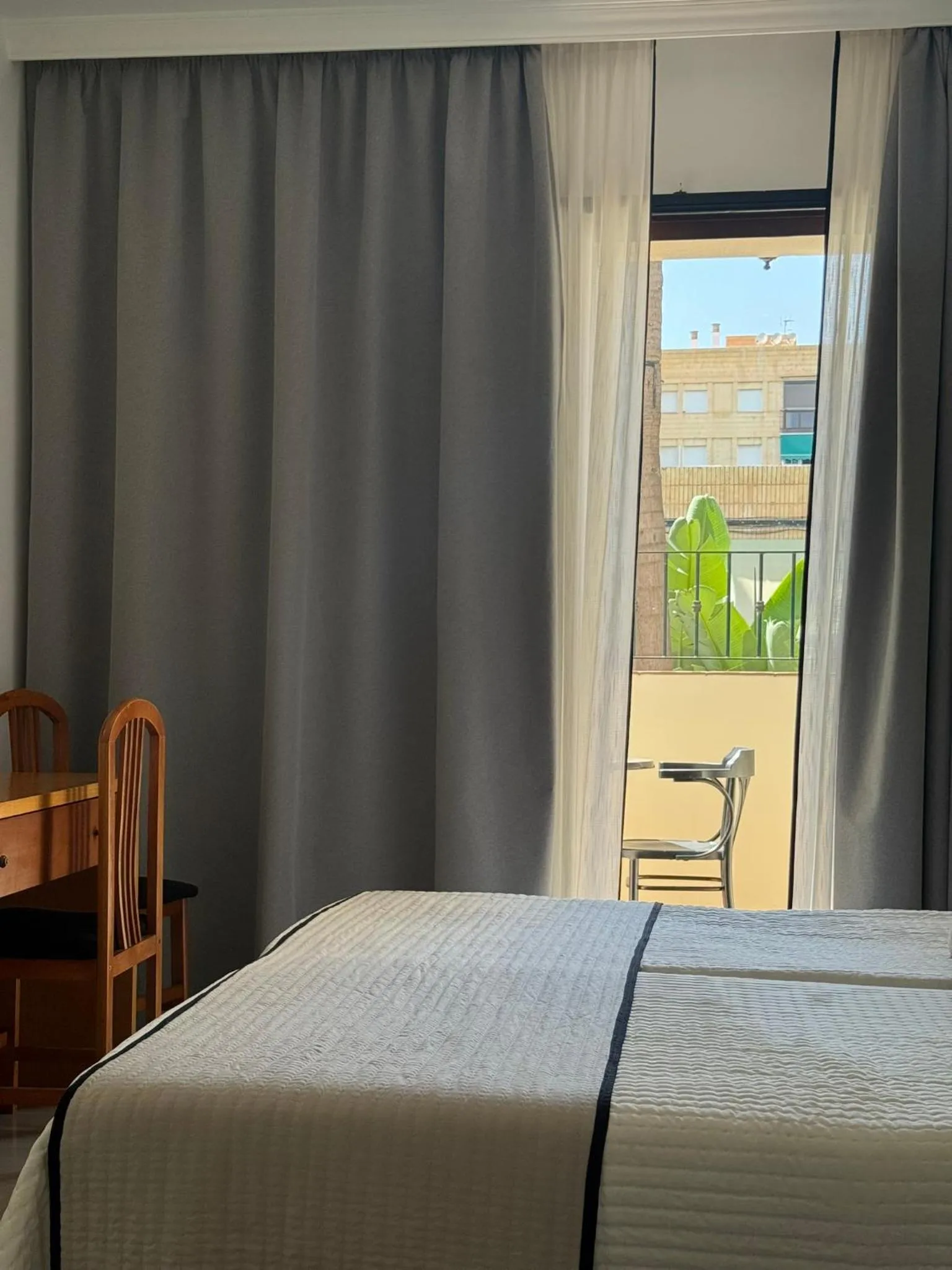 Balcony/Terrace, Bed in Hotel Olas de Almuñécar