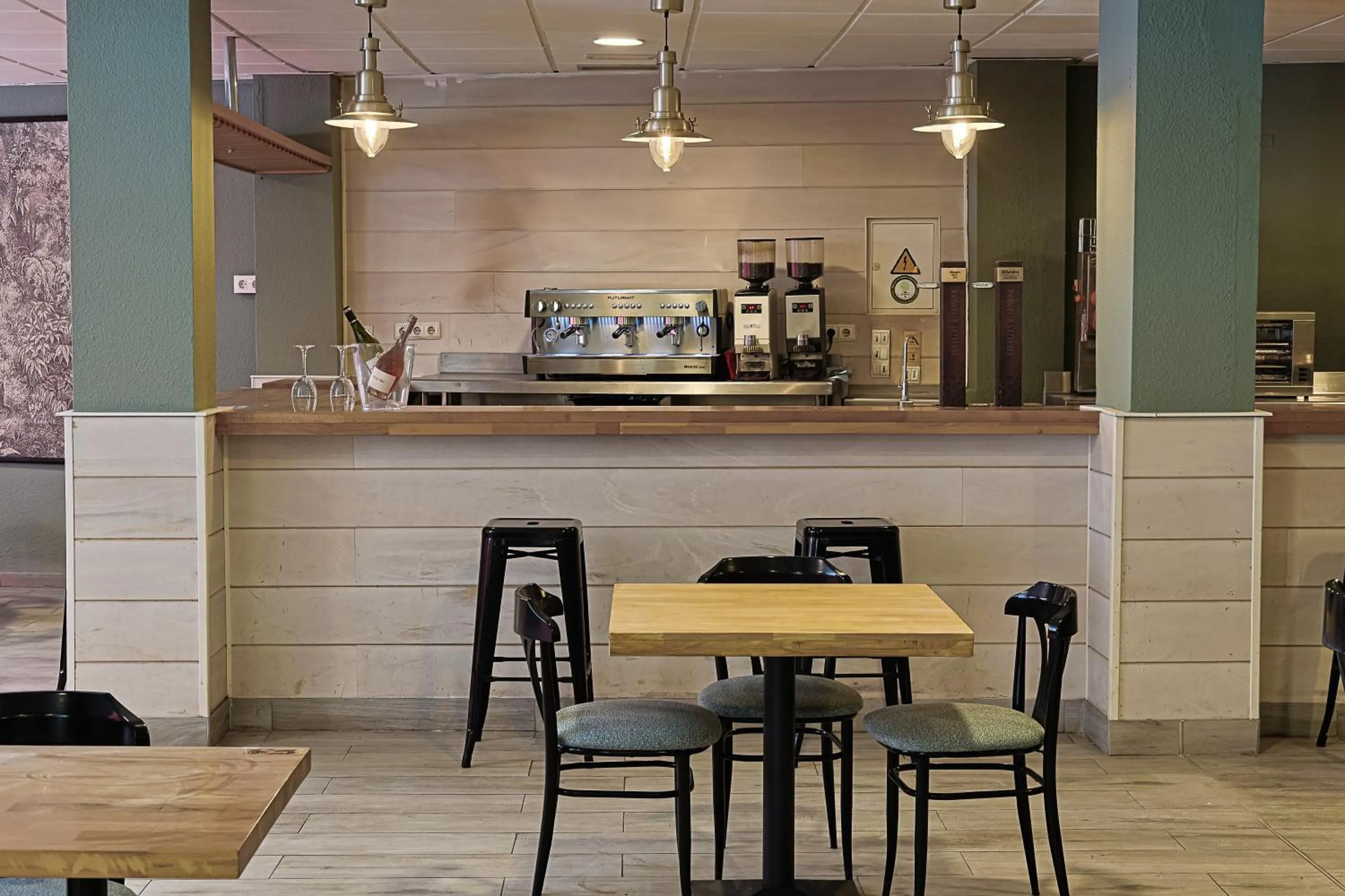 Restaurant/places to eat in Hotel Olas de Almuñécar