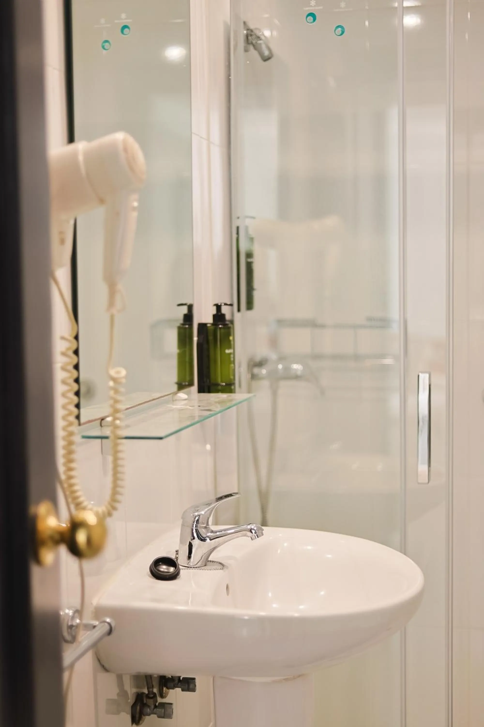 Bathroom in Hotel Olas de Almuñécar