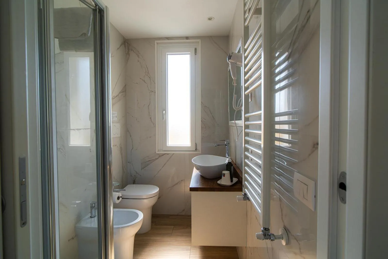 Shower in Hotel Continental