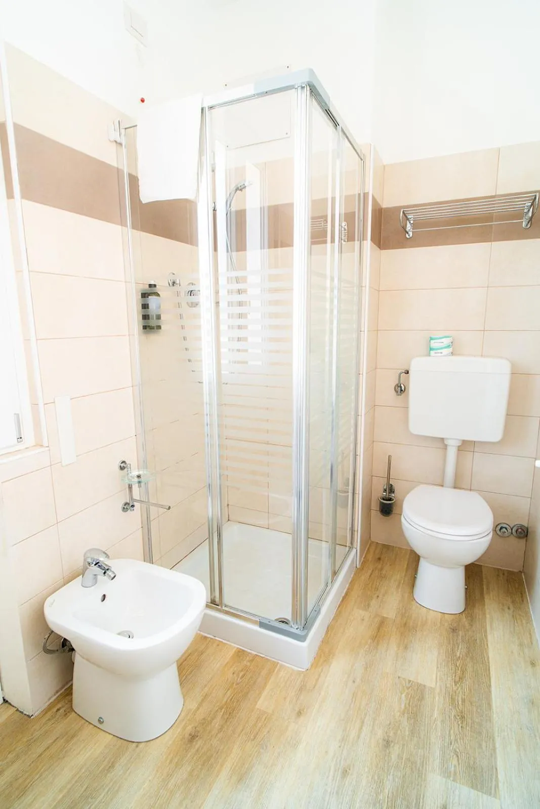 Shower in Hotel Continental