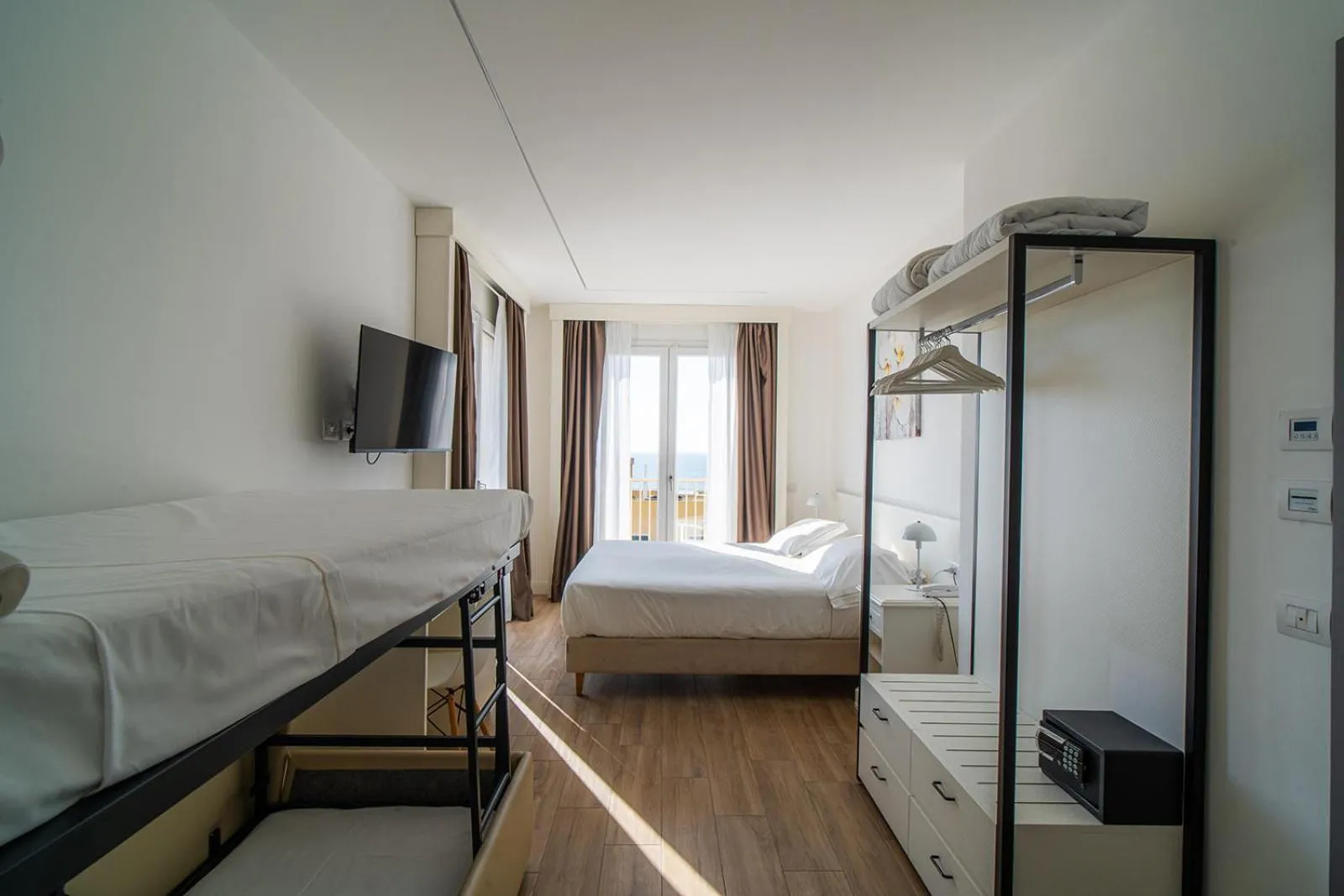 Bed in Hotel Continental
