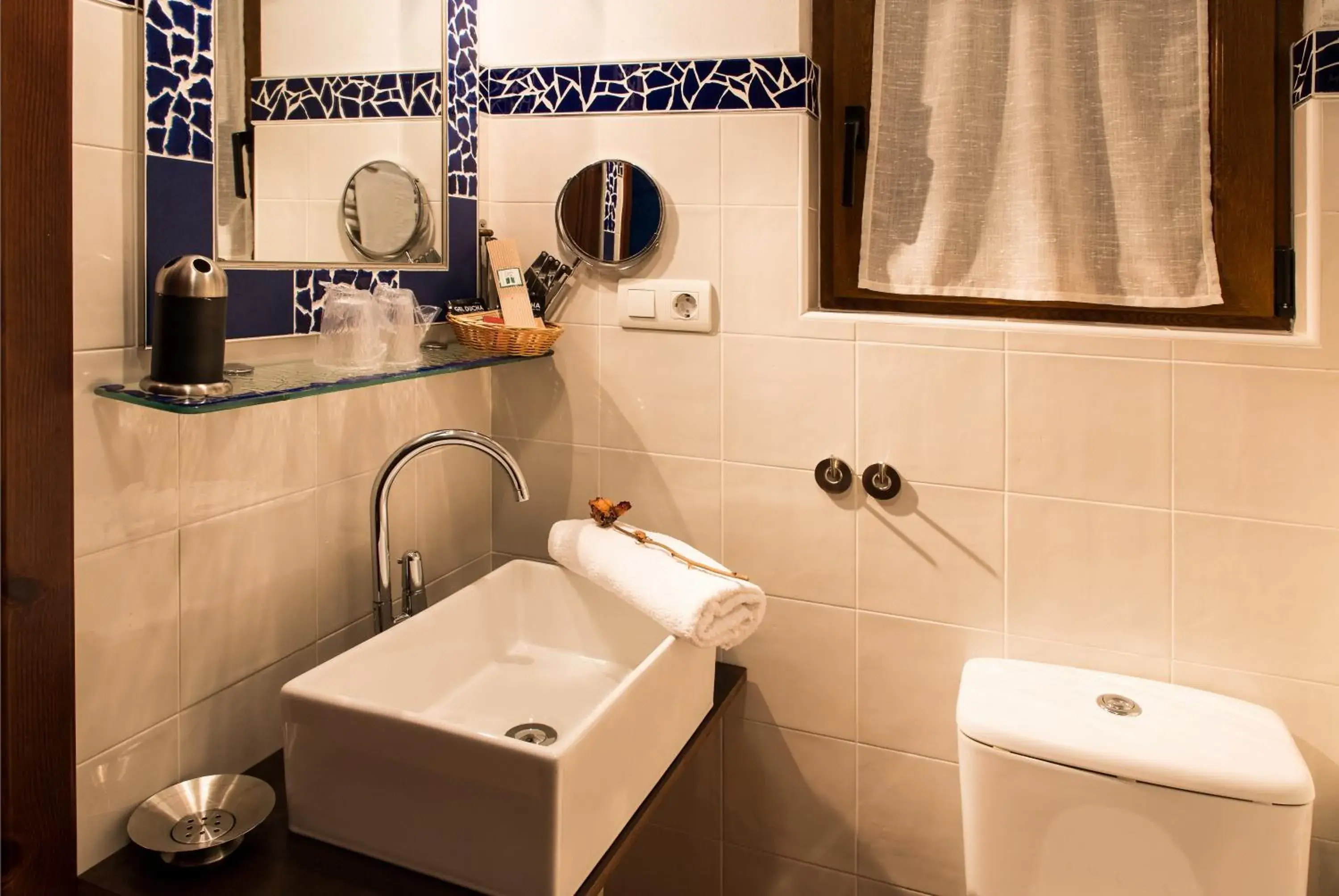 Double or Twin Room in Hotel Rural Casa Fontequeiroso Double or Twin Room in Hotel Rural Casa Fontequeiroso