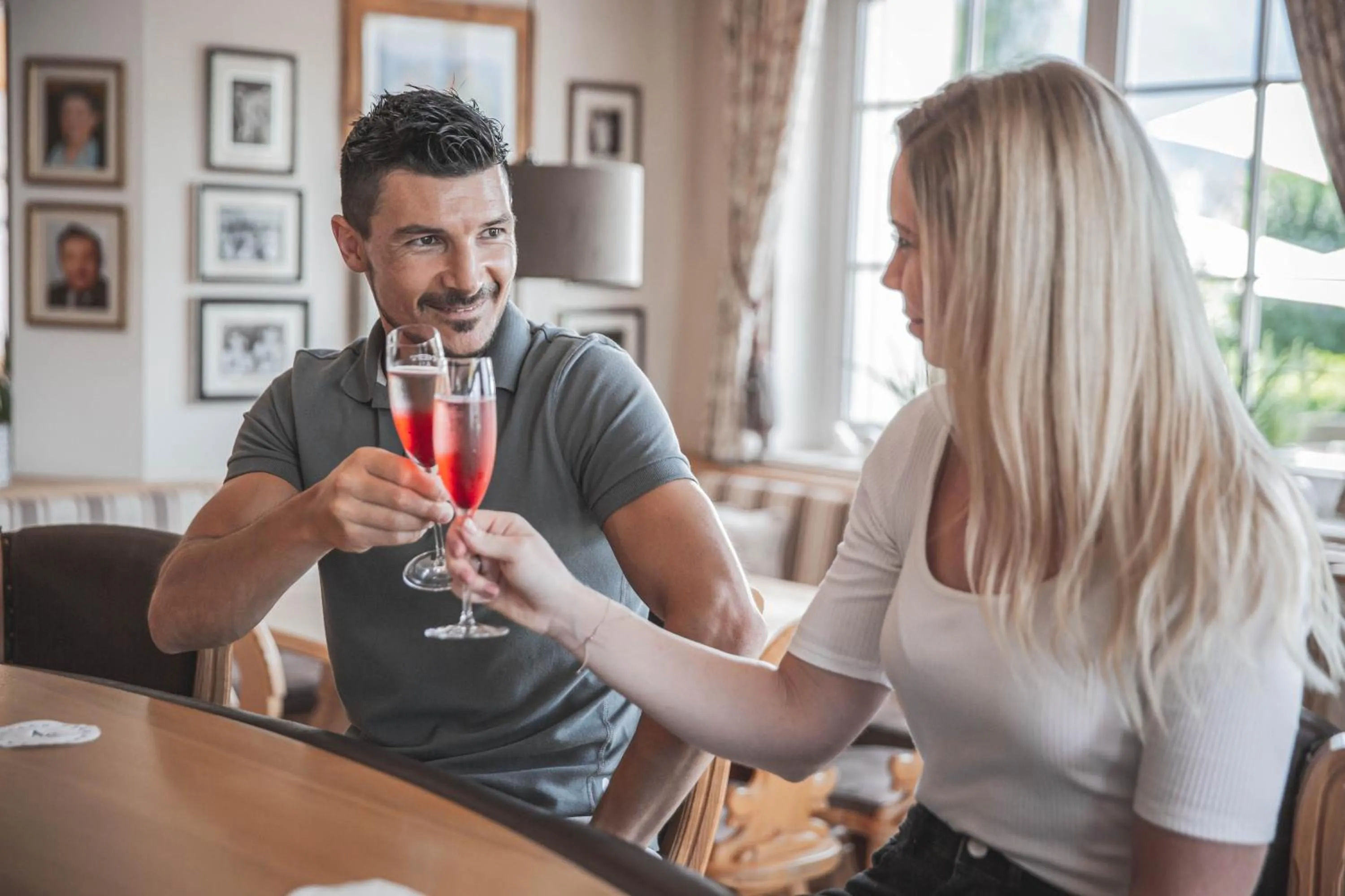Lounge or bar in Hotel AlpenSchlössl