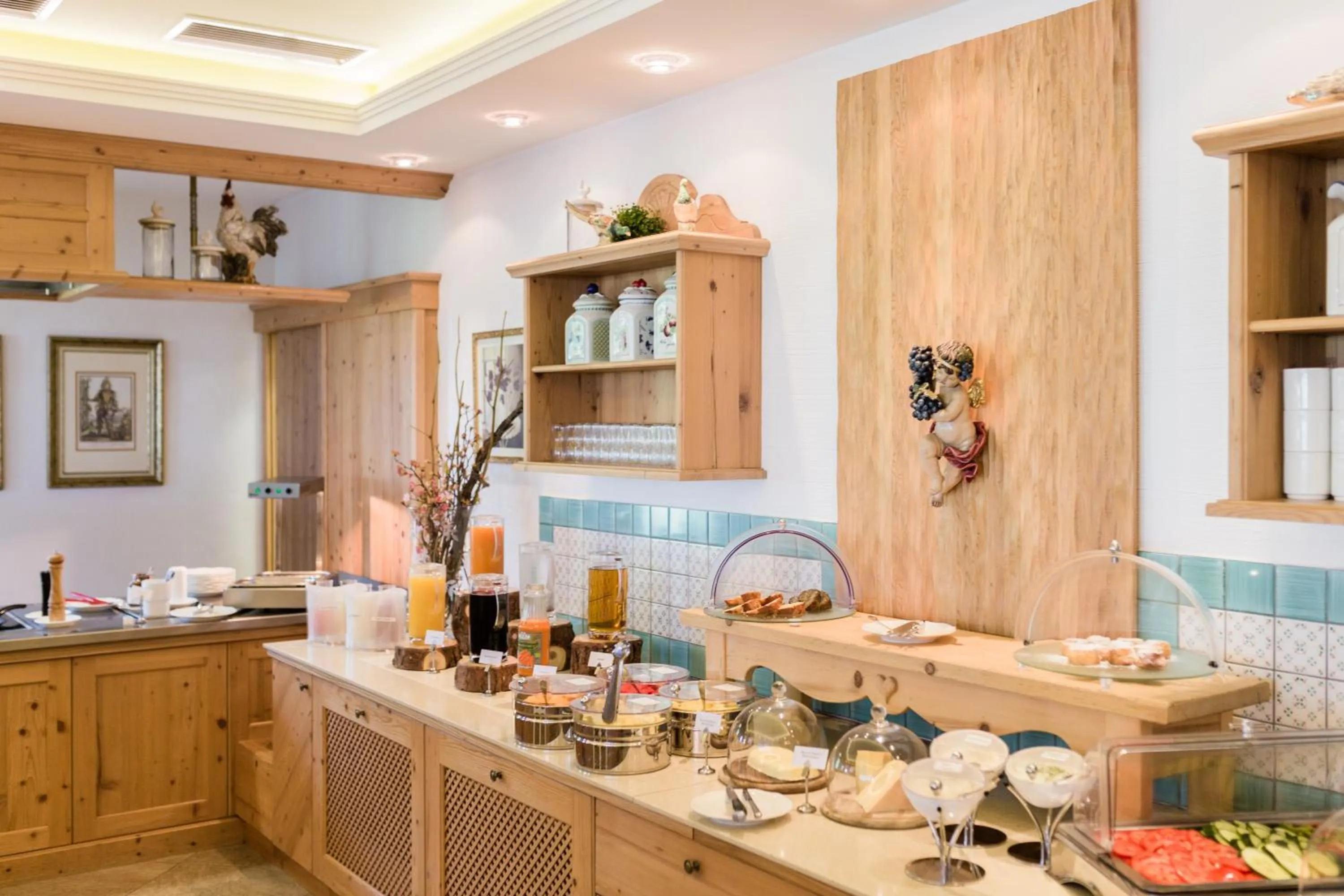 Buffet breakfast in Hotel AlpenSchlössl