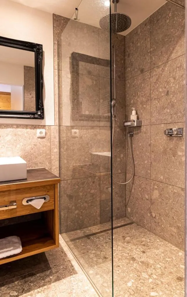 Shower in Hotel Spielmann
