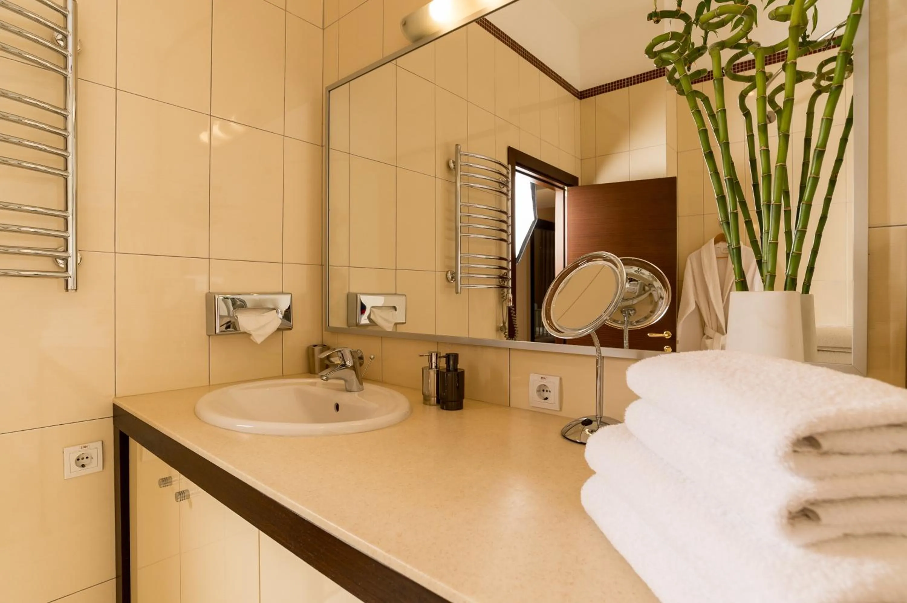 Bathroom in Senator Victory Square