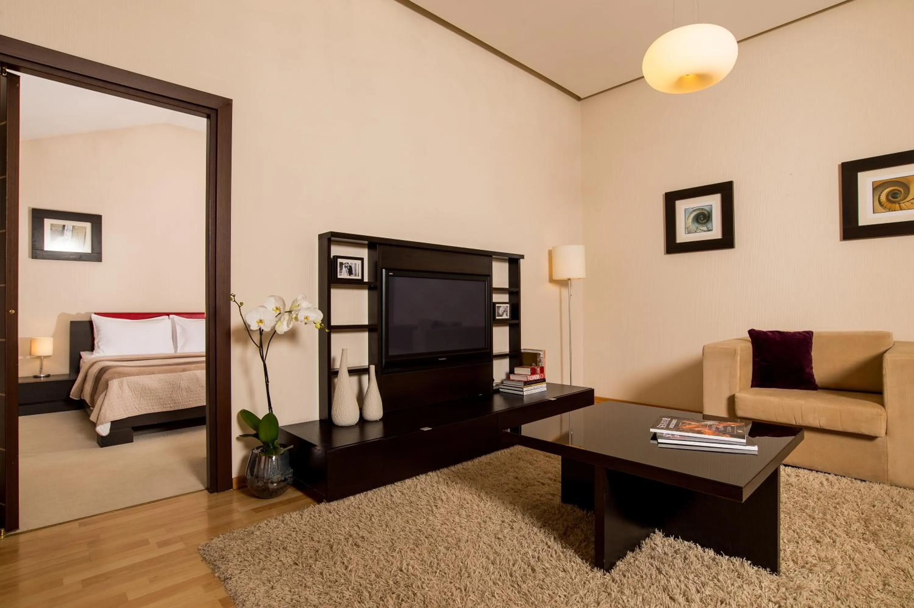 Bathroom, Bed in Senator Victory Square